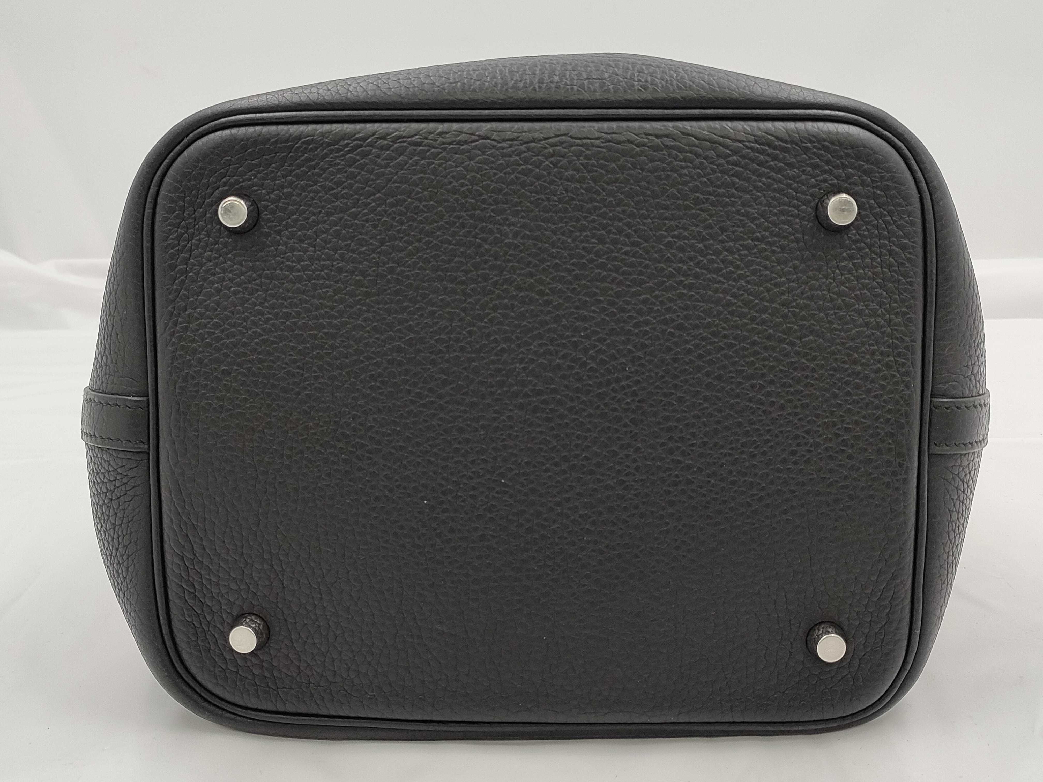 Picotin Lock MM Taurillon Clemence Black A Stamp Handbag — view 3