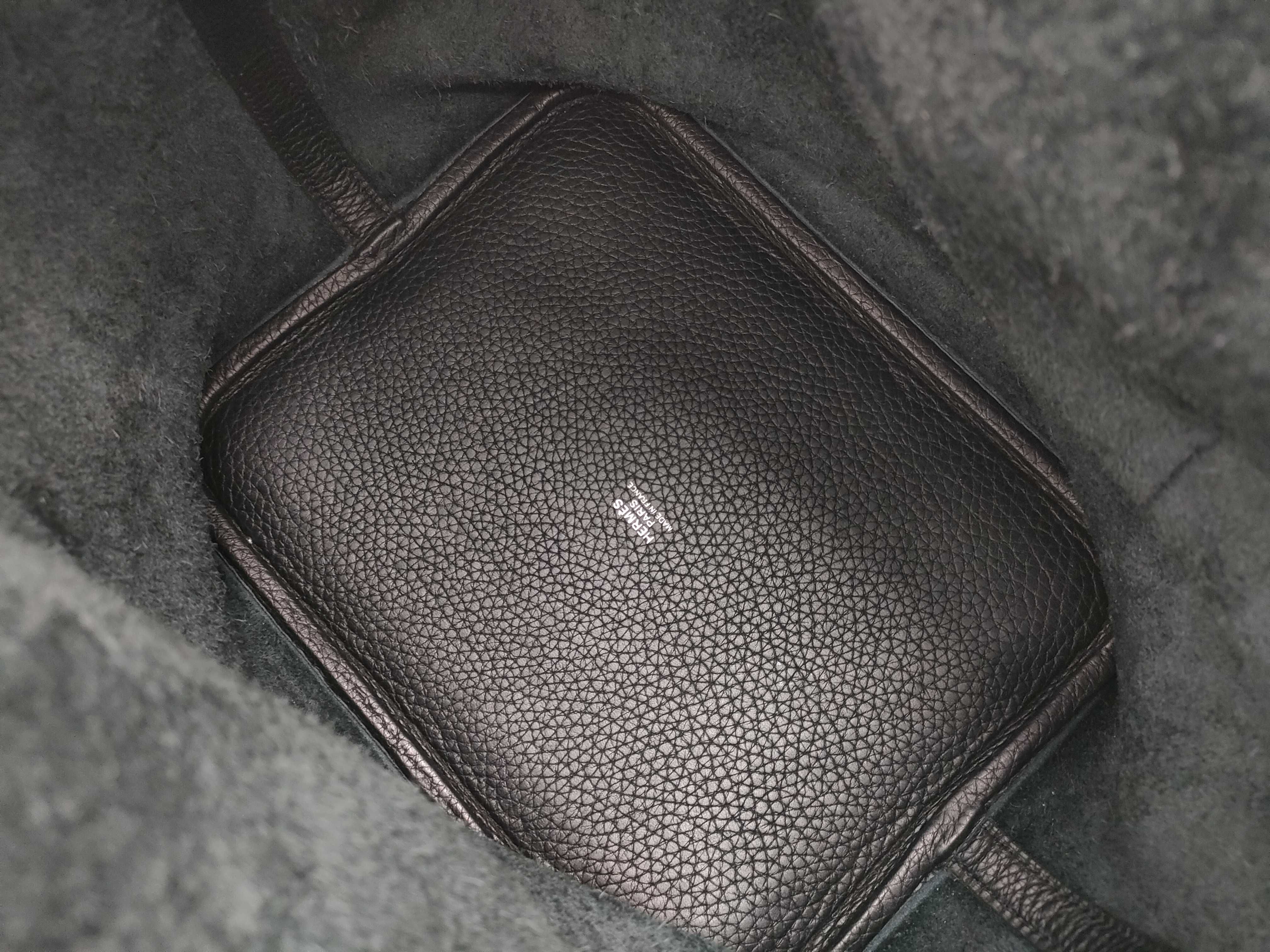 Picotin Lock MM Taurillon Clemence Black A Stamp Handbag — view 8