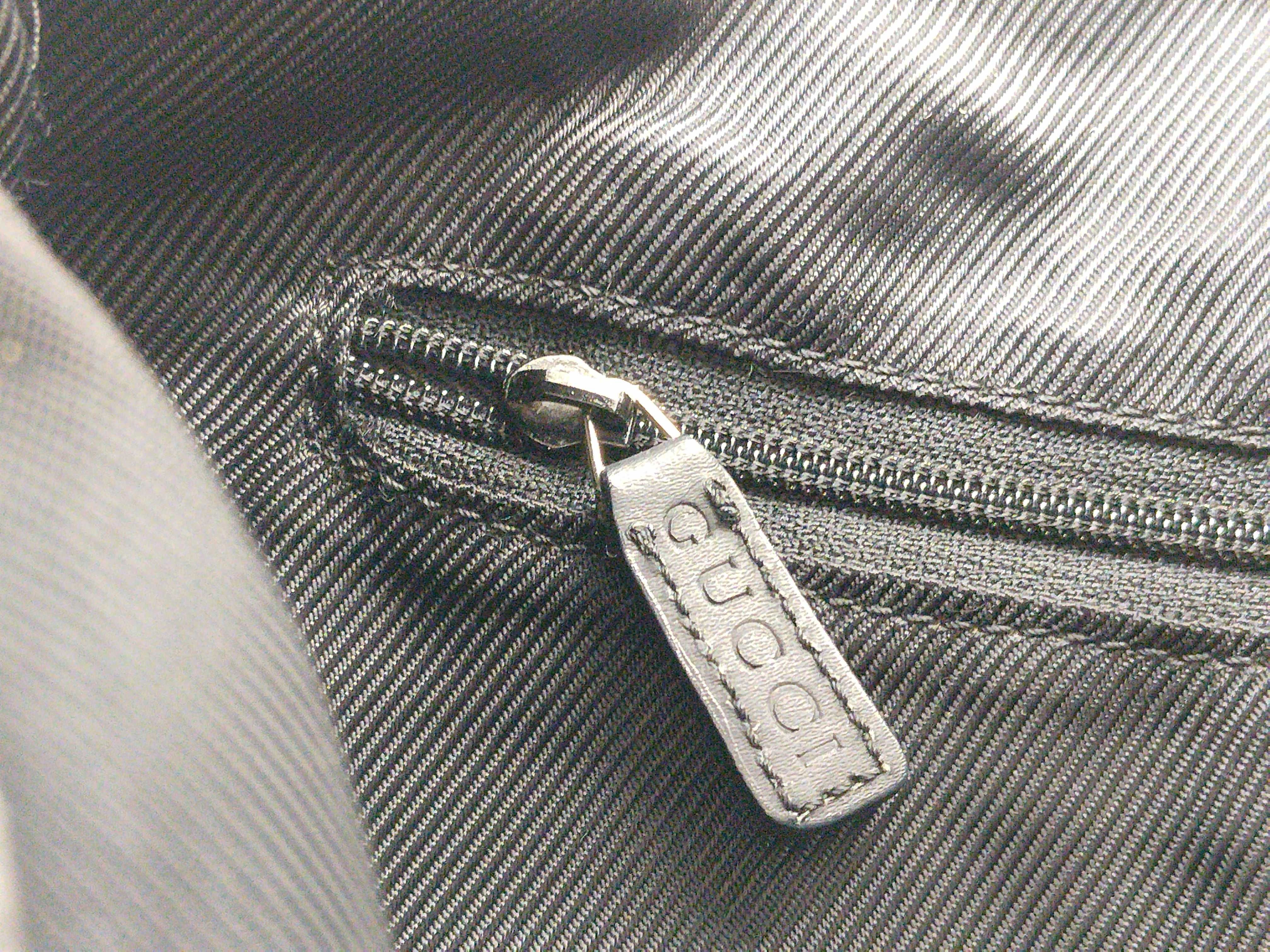 Jackie Shoulder Bag (0013306) - Handle thread fraying. — view 12