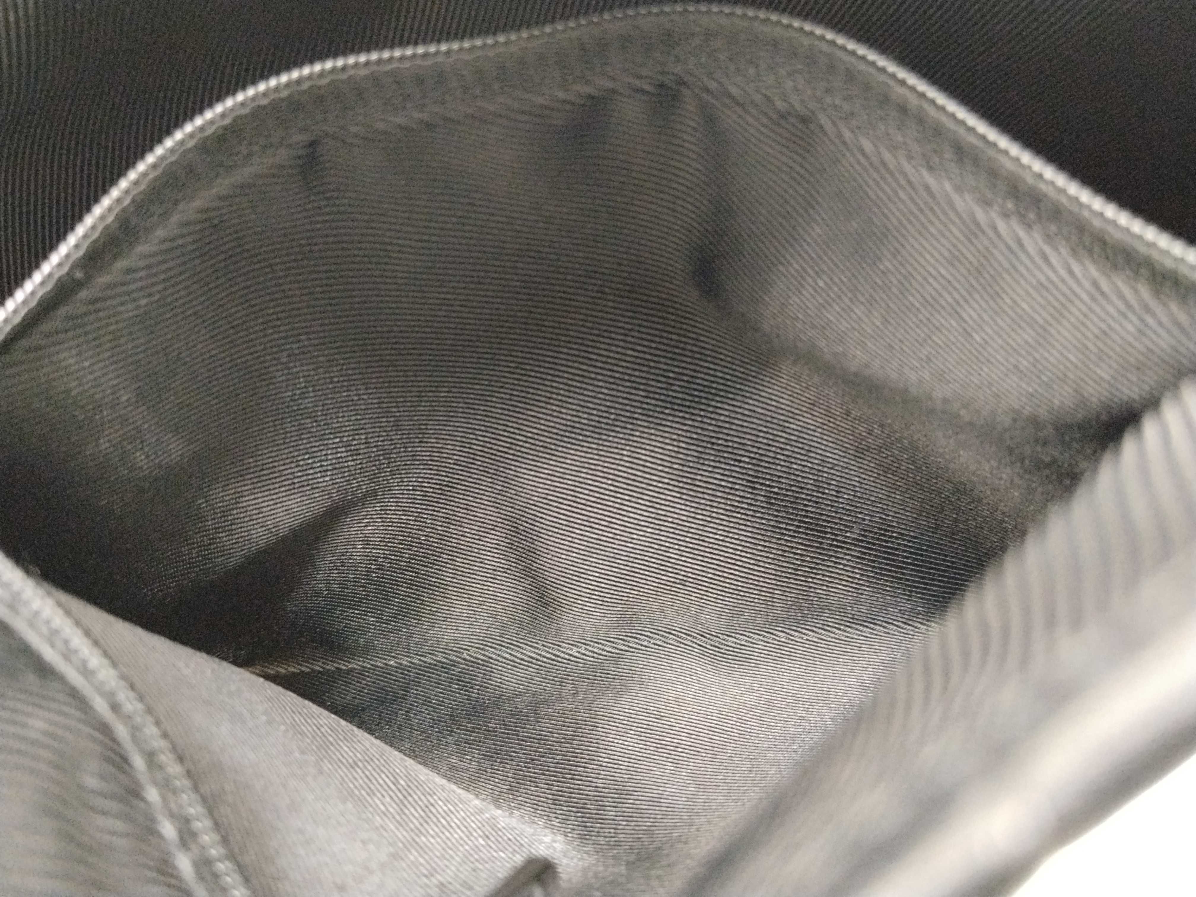 Jackie Shoulder Bag (0013306) - Handle thread fraying. — view 14