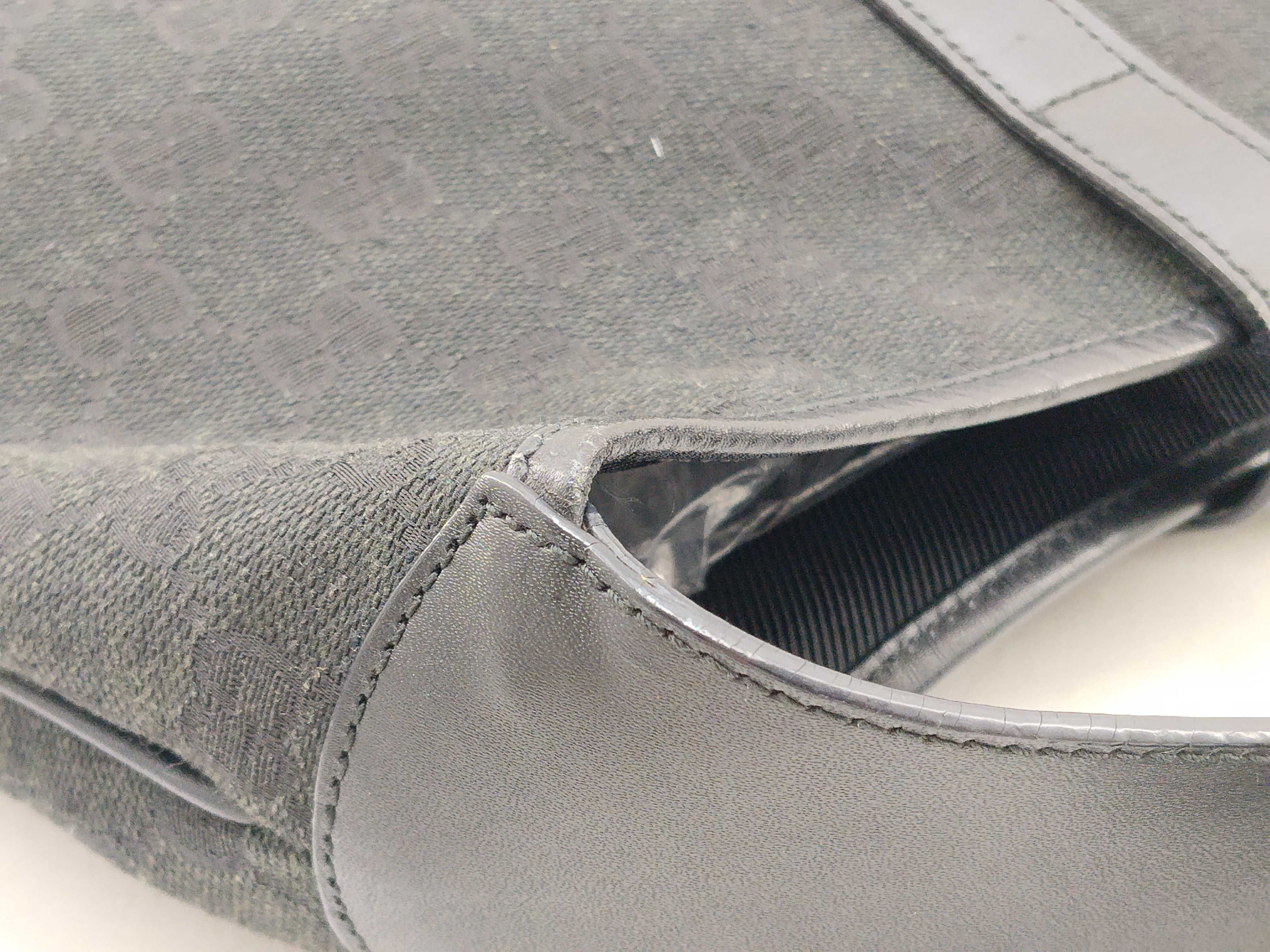 Jackie Shoulder Bag (0013306) - Handle thread fraying. — view 9