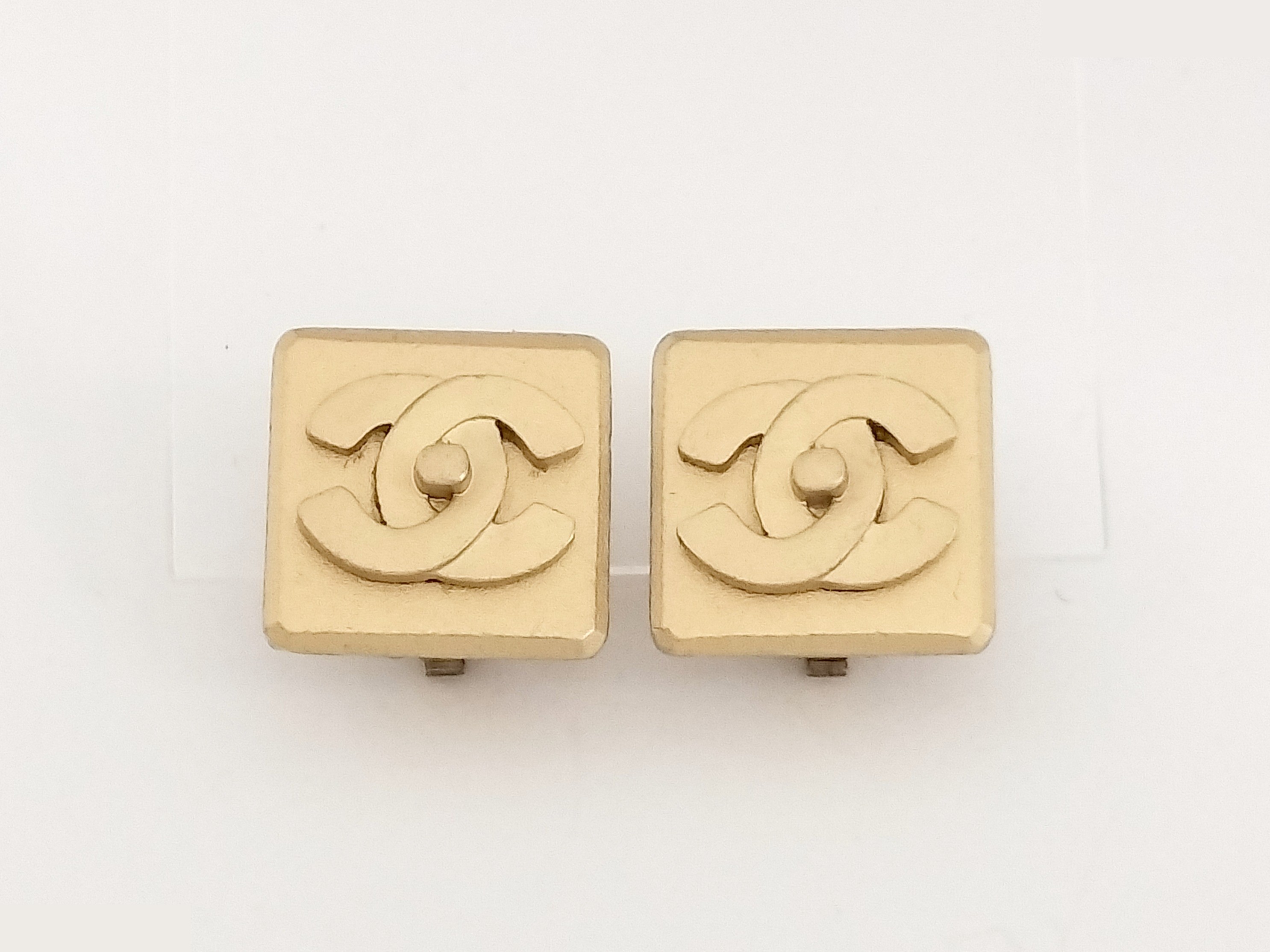 Coco Turnlock Gold Earrings