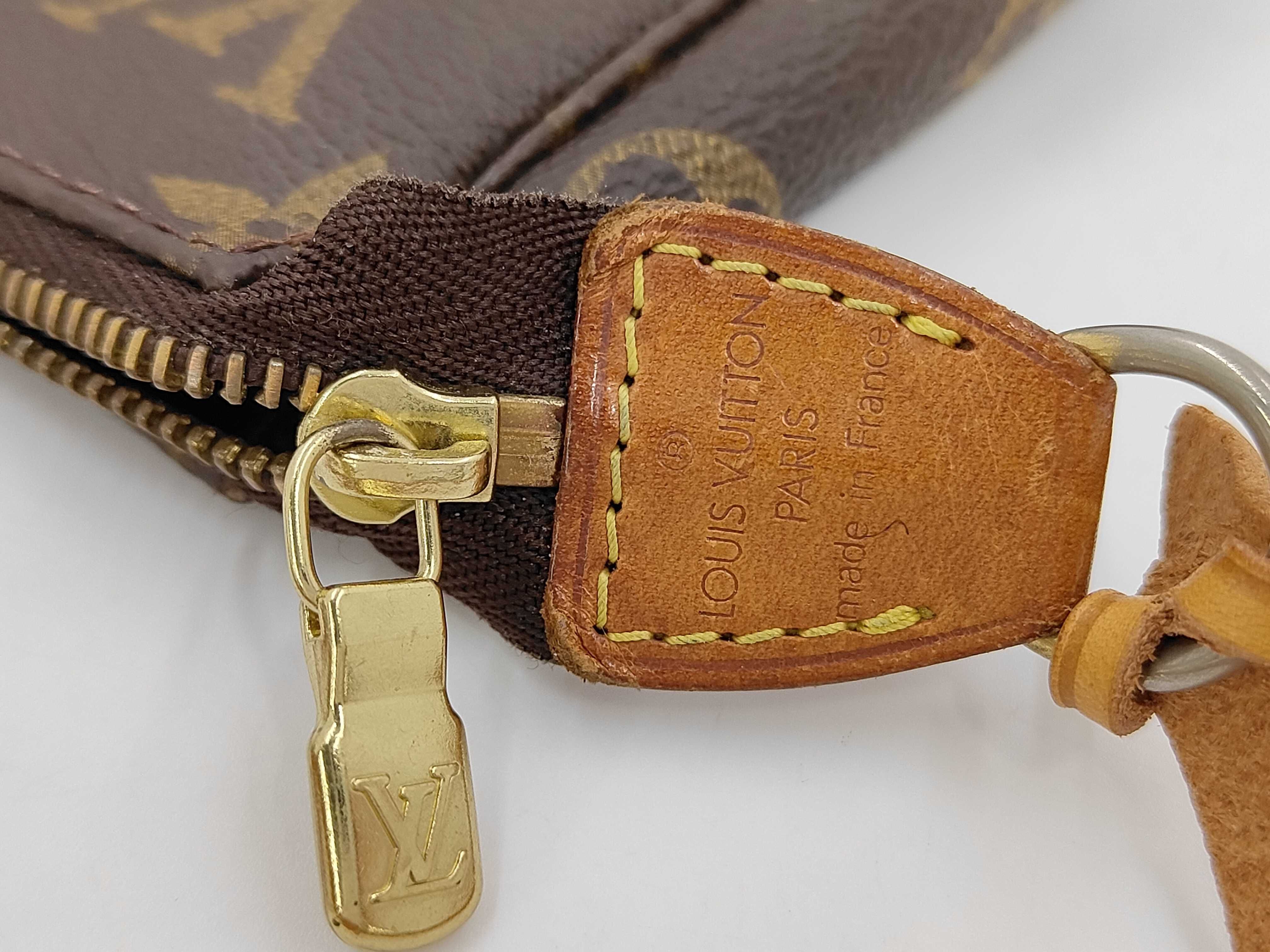 Monogram Accessoires AR1908 Handbag — view 11
