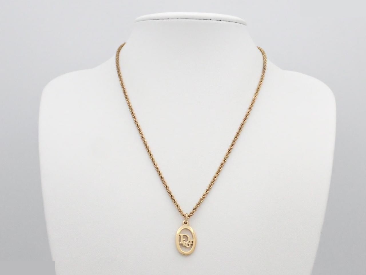 necklace — view 3