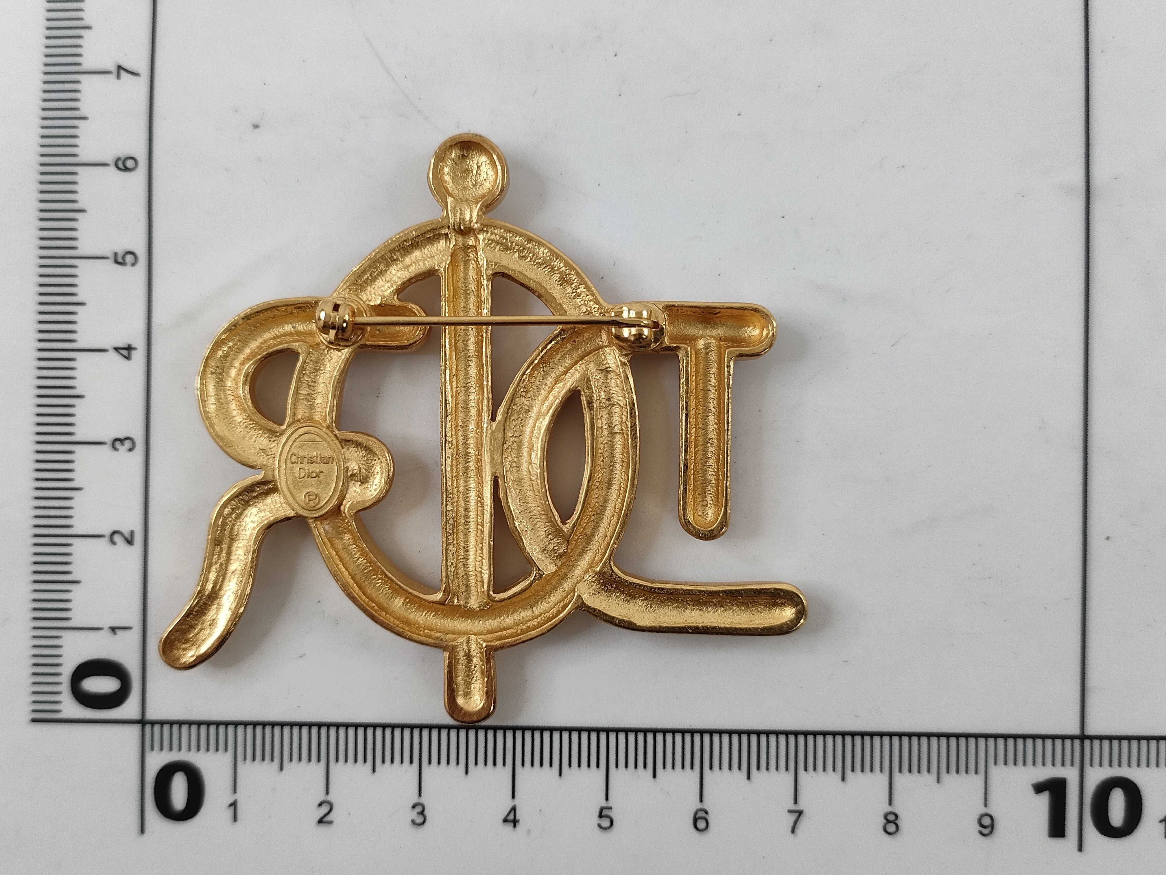 logo brooch — view 3