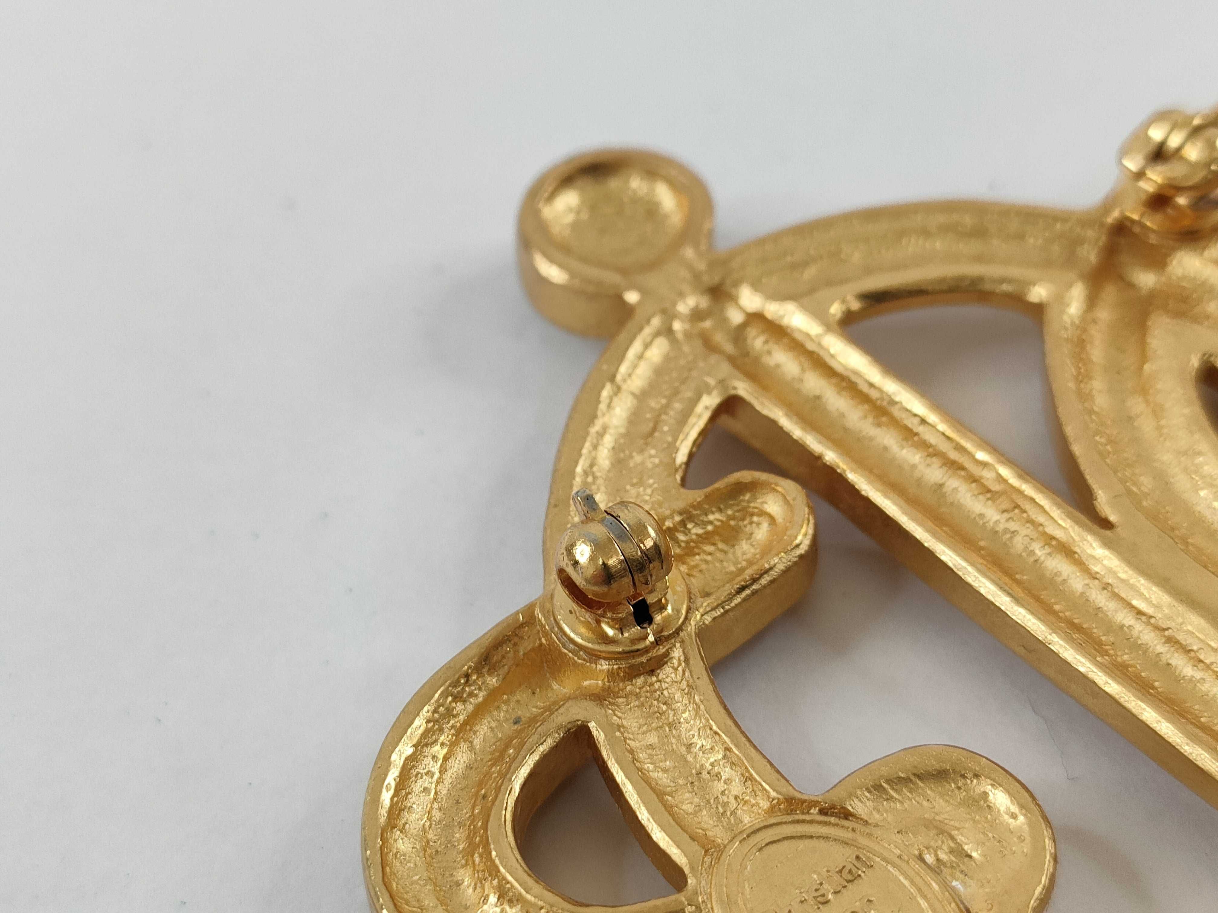 logo brooch — view 6