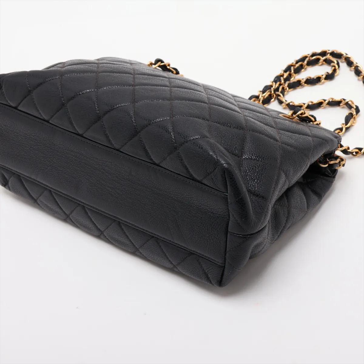 Matelassé Caviar Skin Chain Handbag, Black with Gold Hardware, 3793889 (Random Serial Number) — view 3
