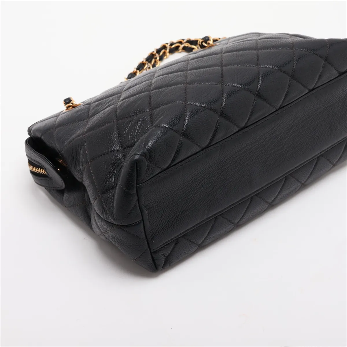 Matelassé Caviar Skin Chain Handbag, Black with Gold Hardware, 3793889 (Random Serial Number) — view 4