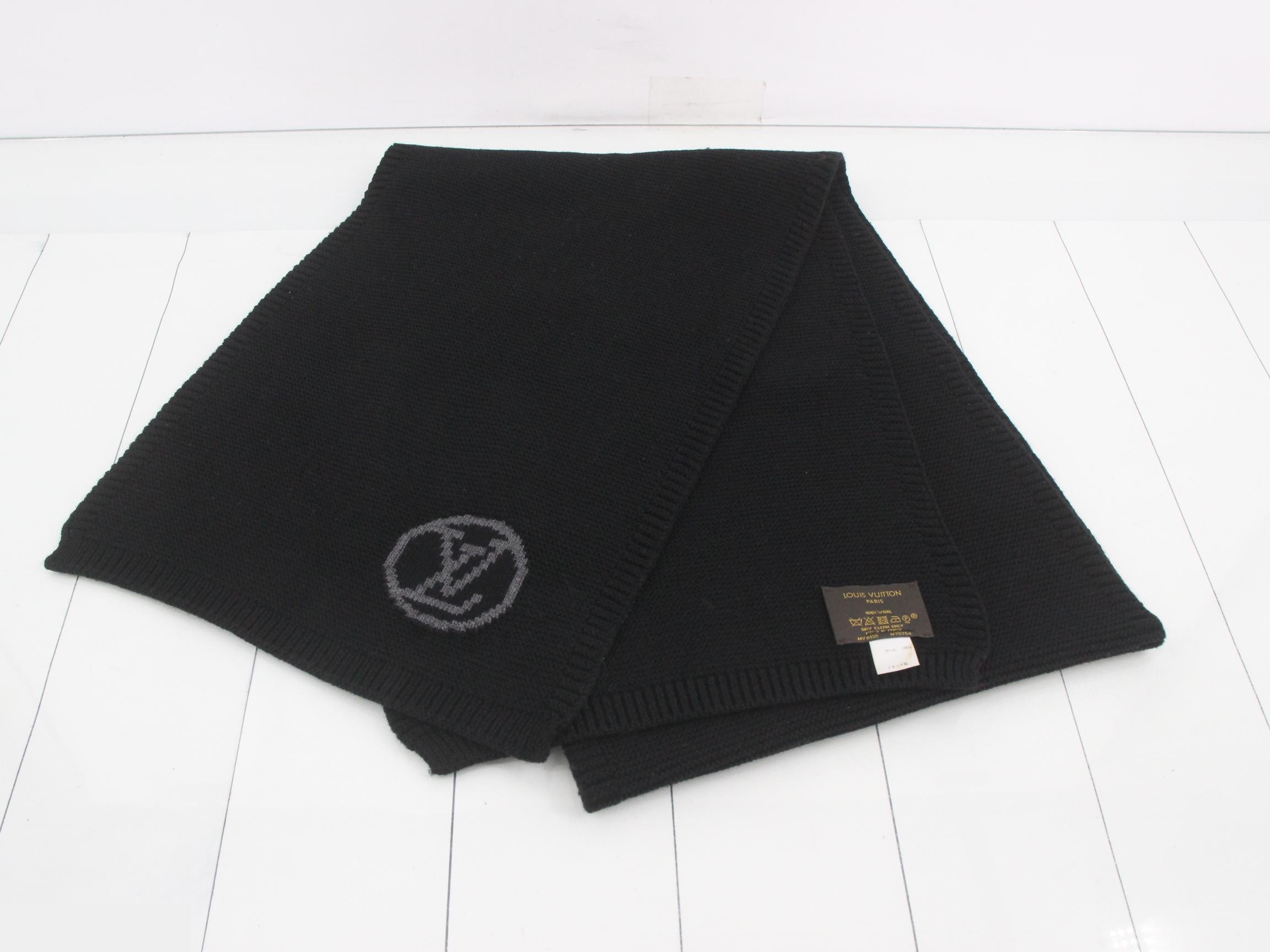 LV logo x monogram scarf, with tag, black. — view 2
