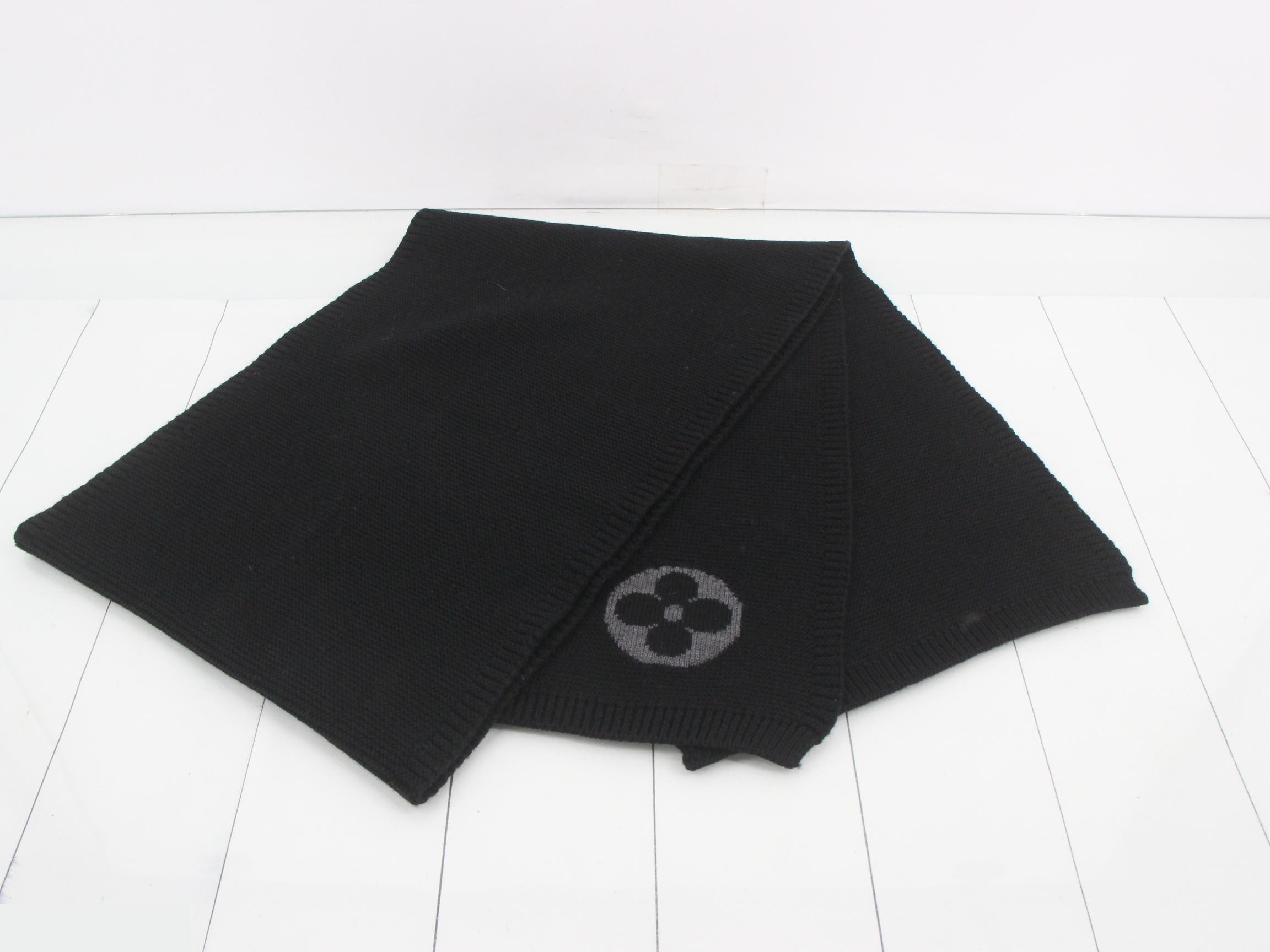 LV logo x monogram scarf, with tag, black. — view 3