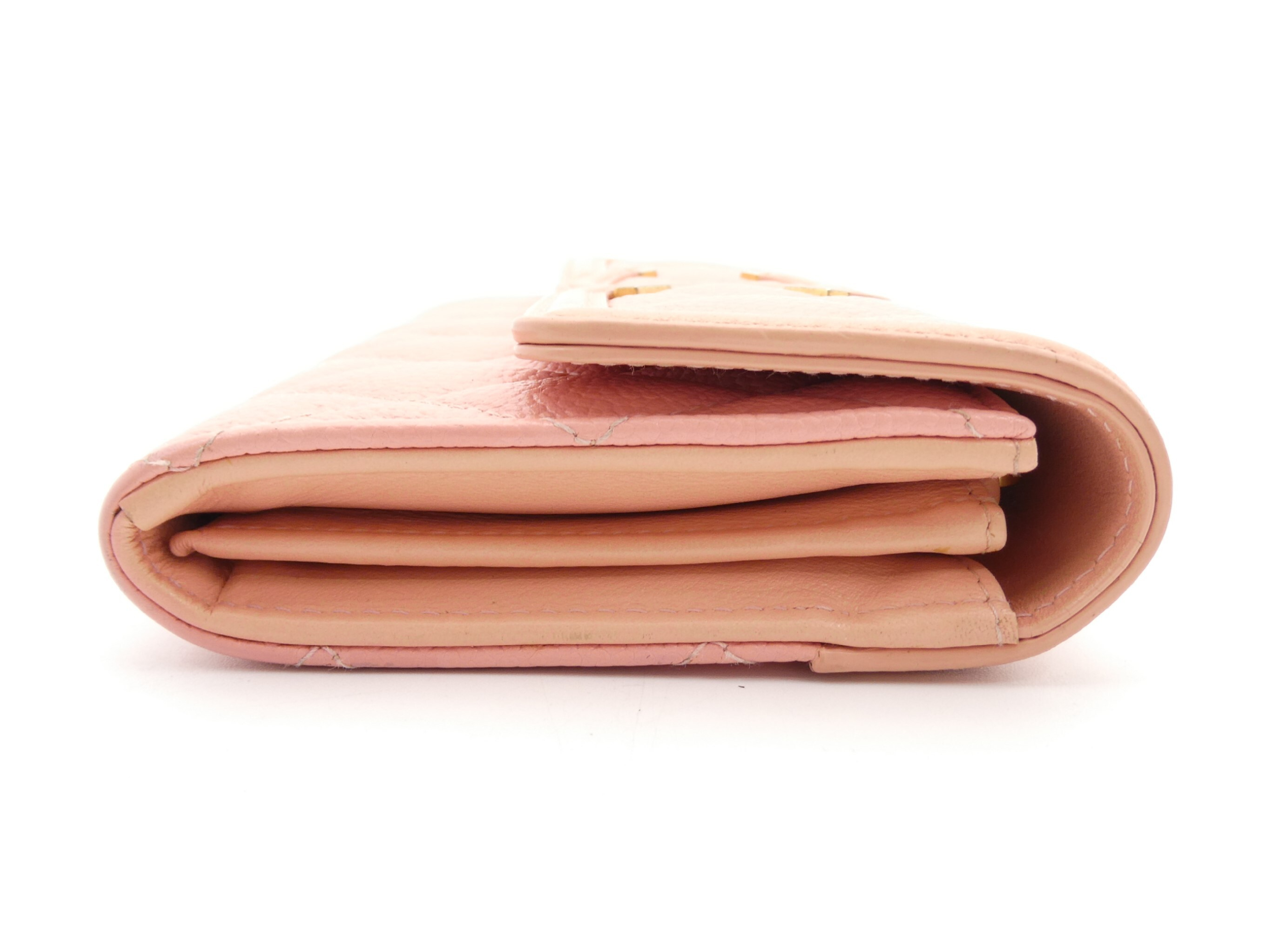 CC Filigree Matelassé Caviar Skin Wallet — view 3