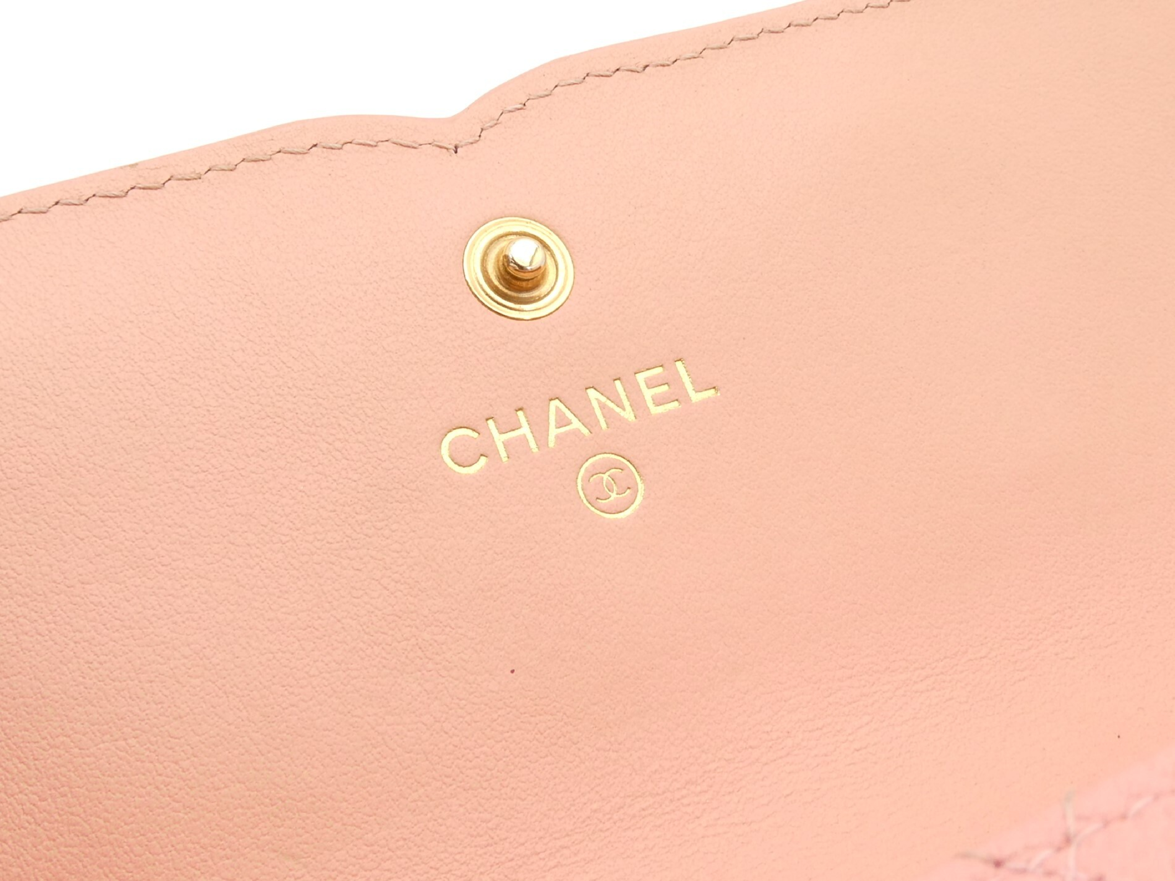 CC Filigree Matelassé Caviar Skin Wallet — view 8