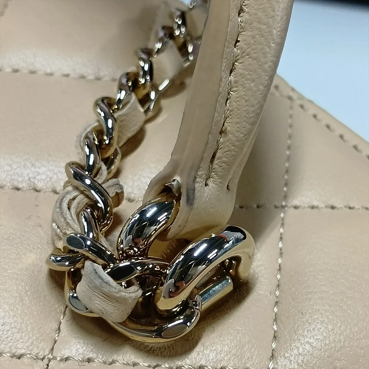 Matelassé Lambskin Chain Shoulder Bag Vanity Case Beige Gold Hardware C5380LA9 Random Serial Number — view 11