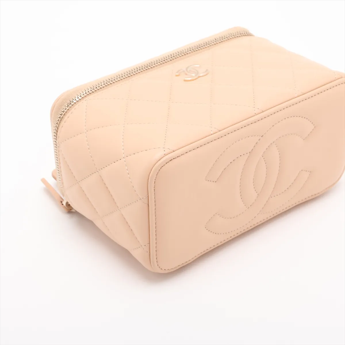 Matelassé Lambskin Chain Shoulder Bag Vanity Case Beige Gold Hardware C5380LA9 Random Serial Number — view 4