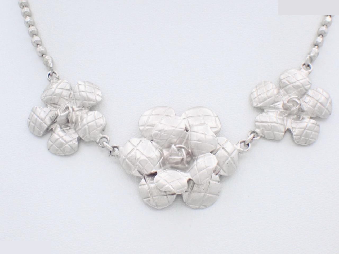 necklace, model 98A, total length approximately 40cm.