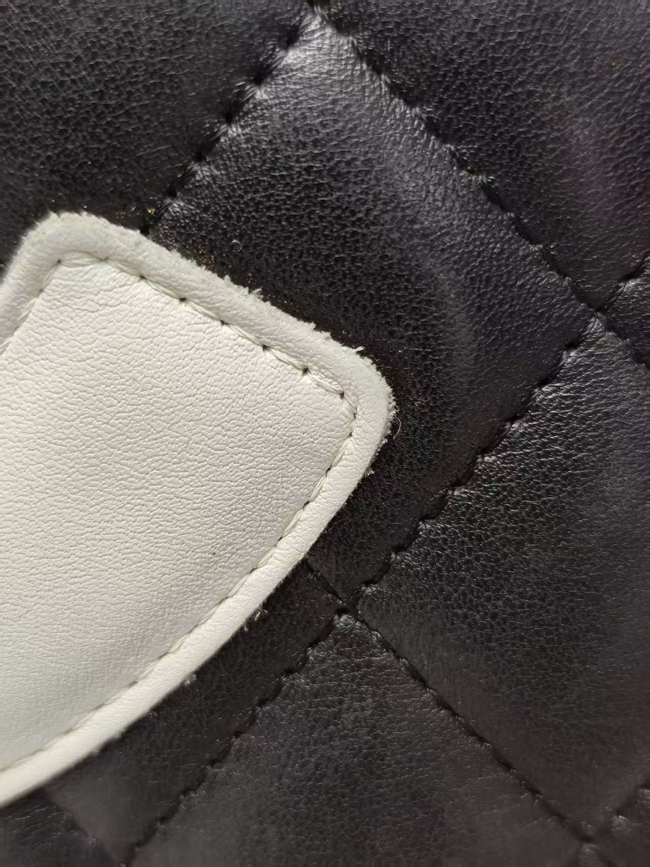 【*Shipped from: China*】CHANEL Cambon Leather No.10 Handbag — view 15
