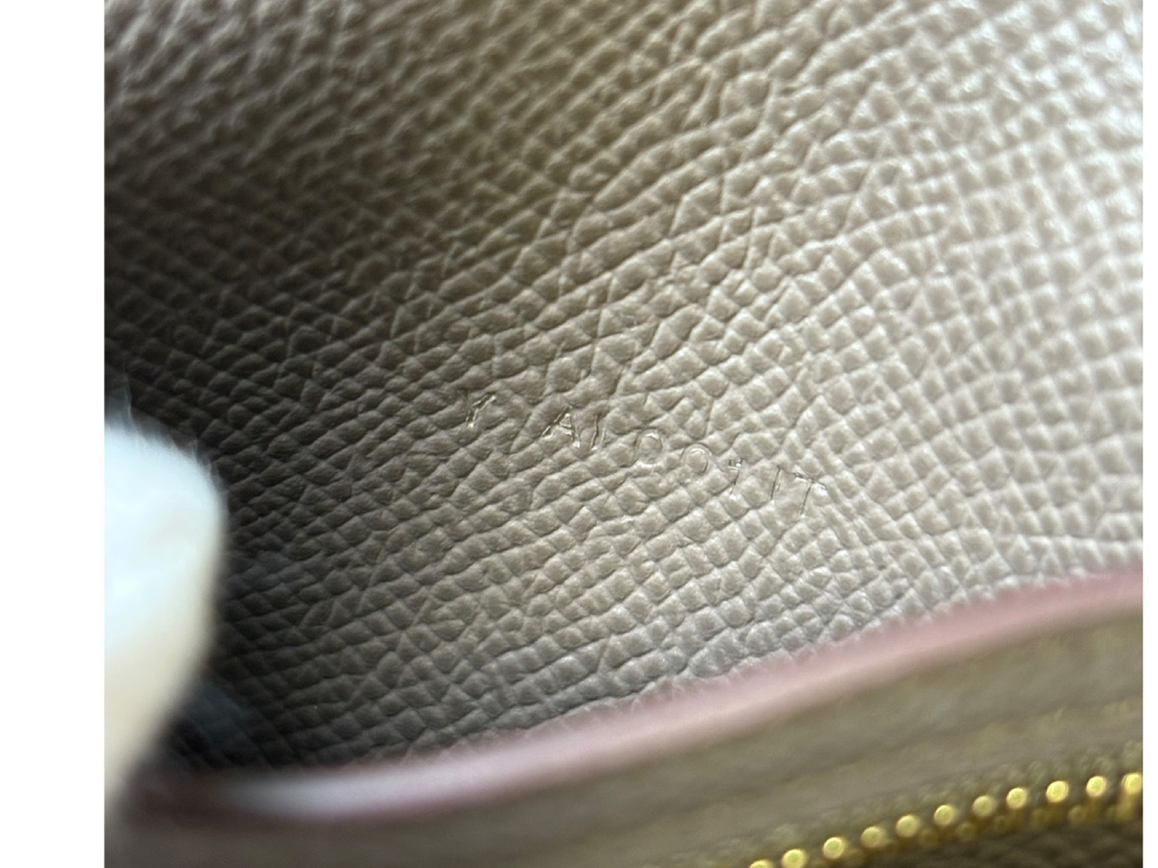 Bearn Compact Wallet, Veau Epsom Leather, Etoupe, Gold Hardware, Y Stamp — view 10