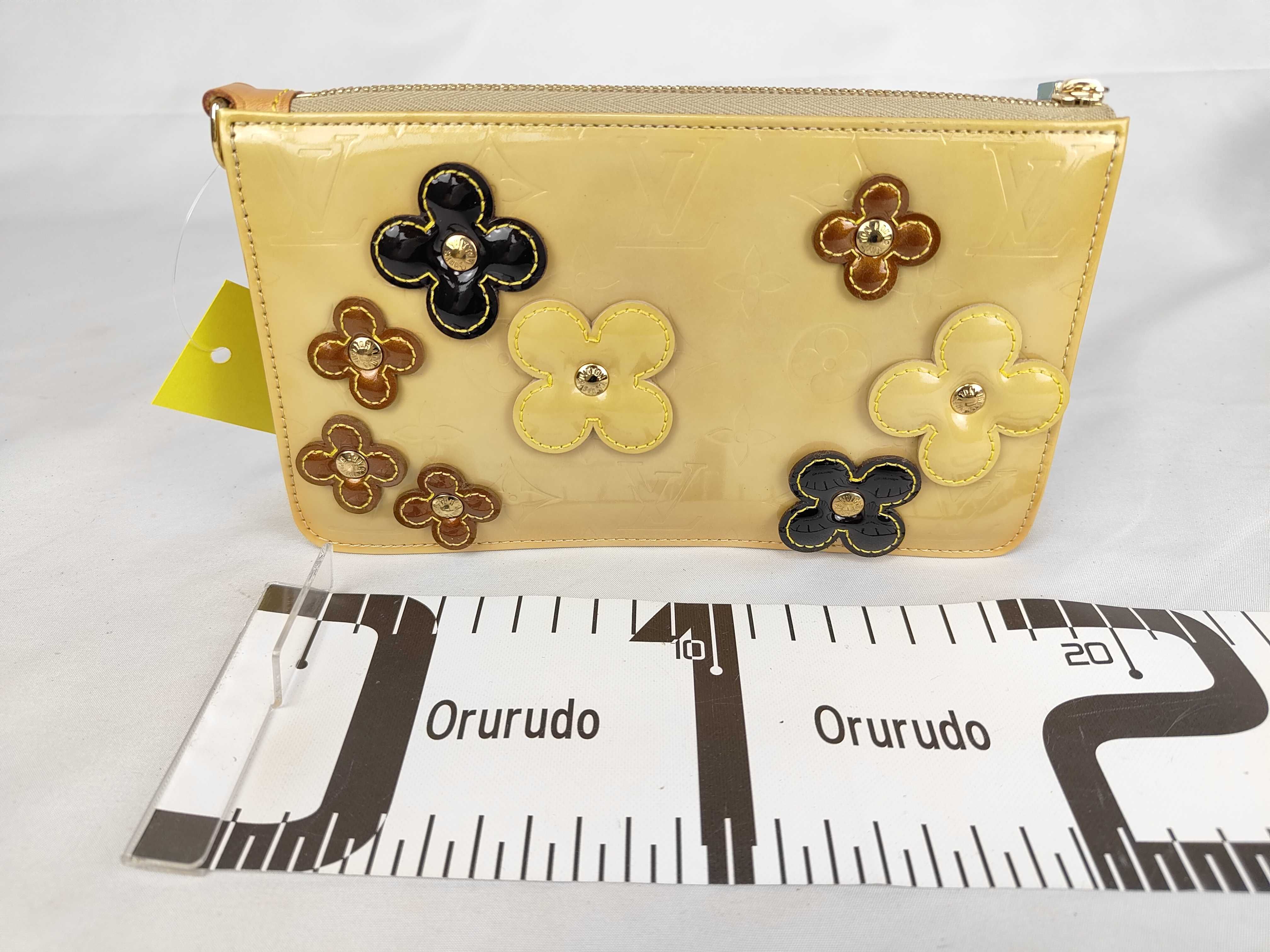 Vernis Flower Lexington Yellow M92246 Pouch — view 2