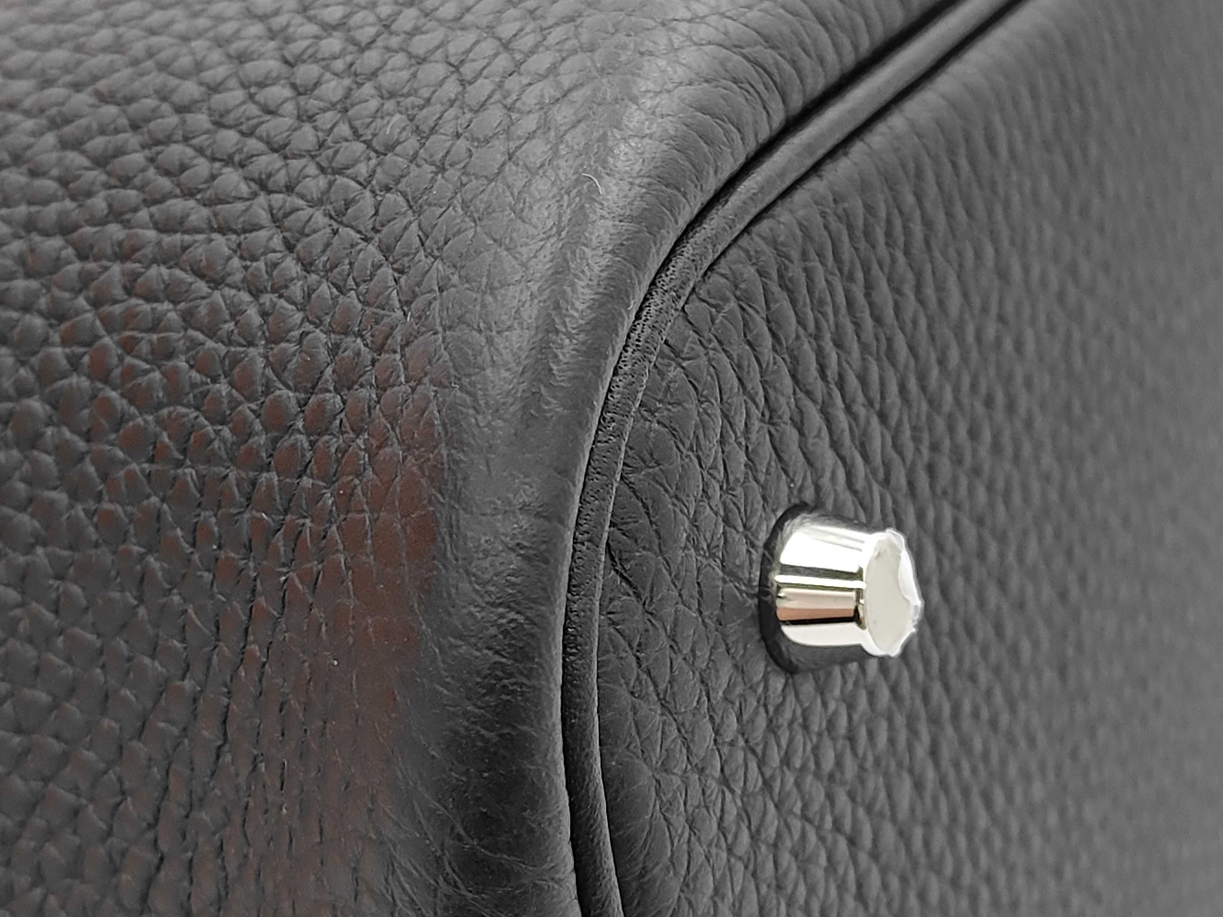 Picotin Lock 22 MM Taurillon Clemence Leather Black Handbag with Silver Hardware (W Stamp) — view 5