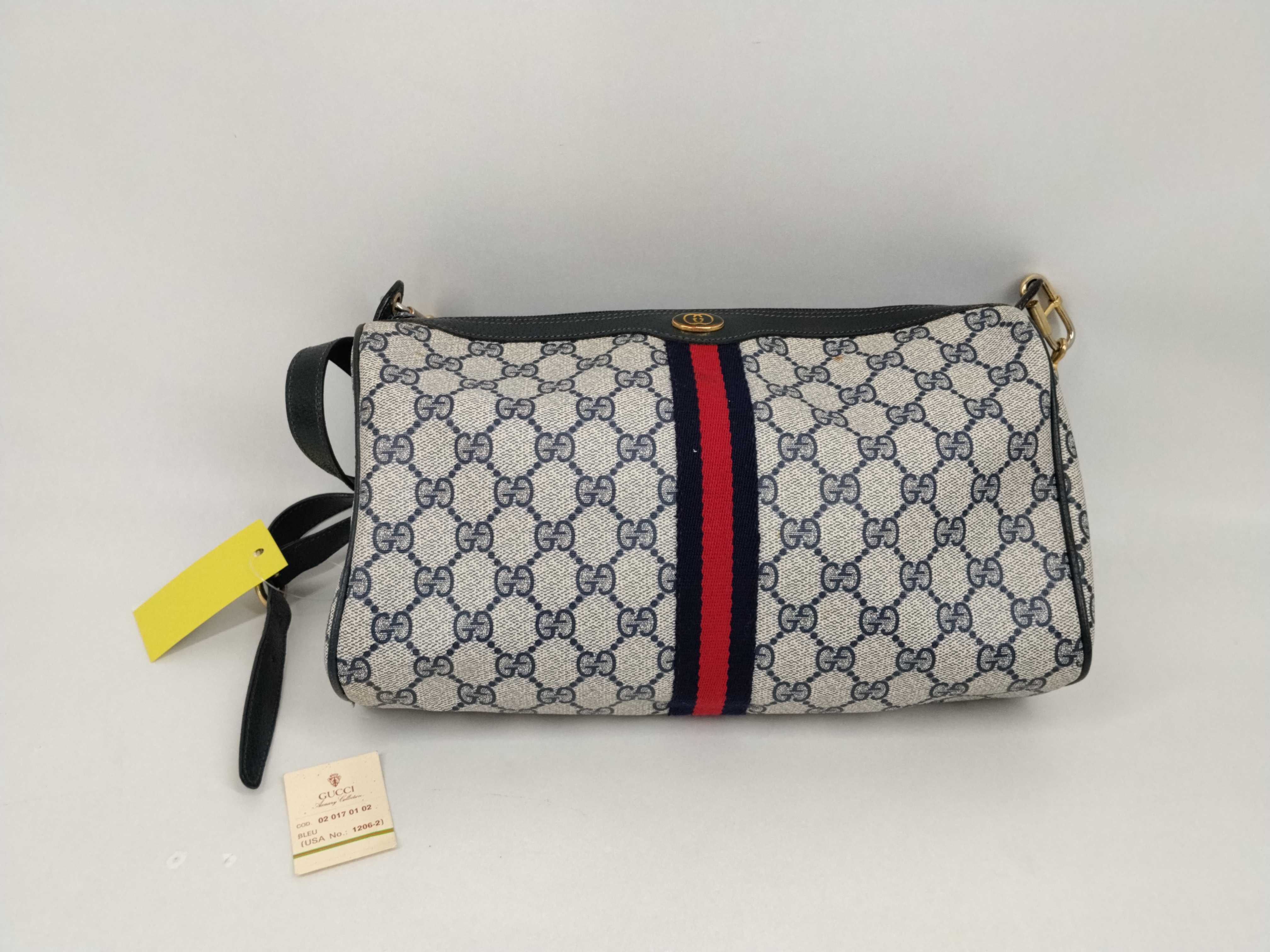 GG Supreme Old Shoulder Bag