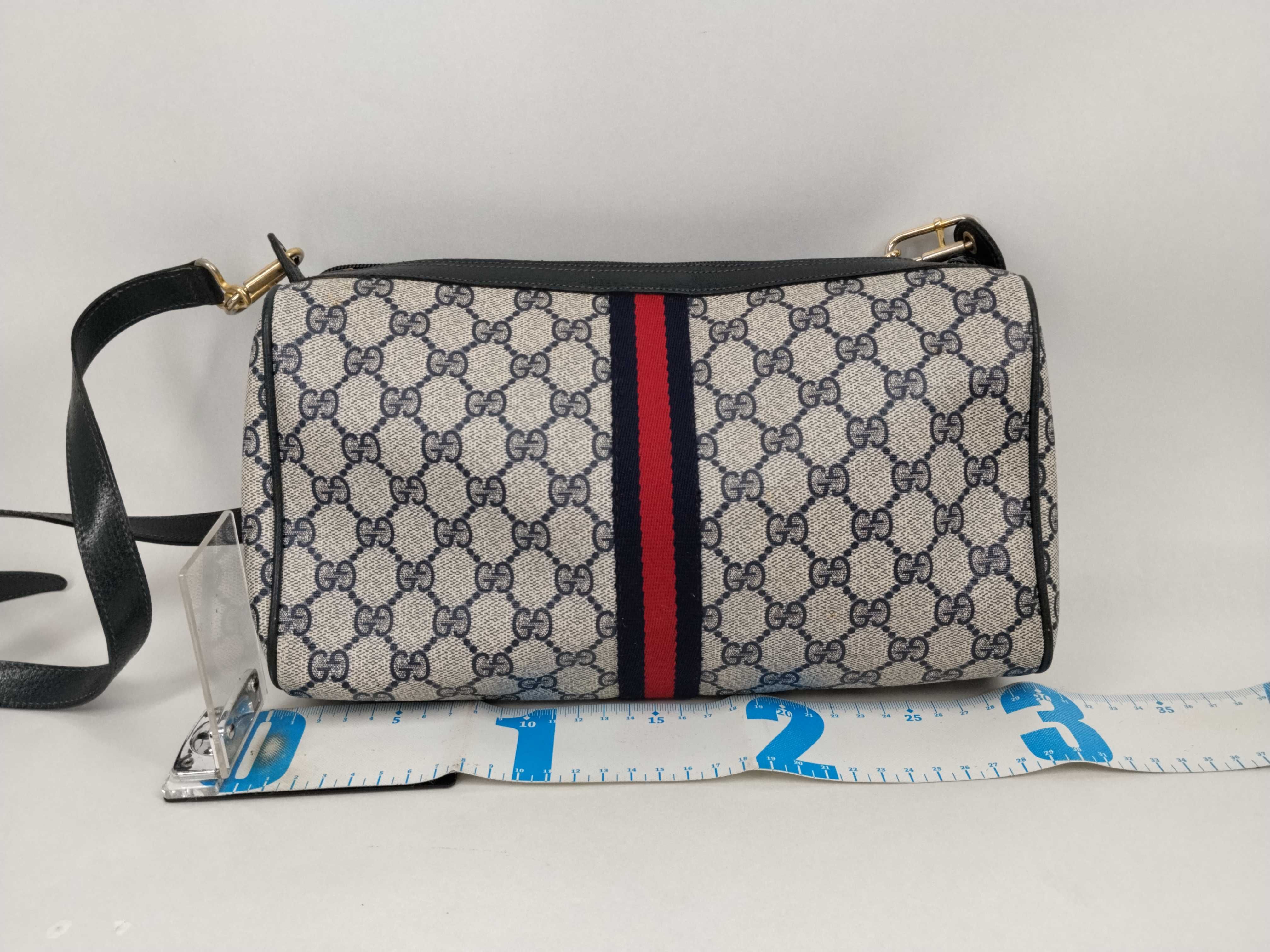 GG Supreme Old Shoulder Bag — view 2