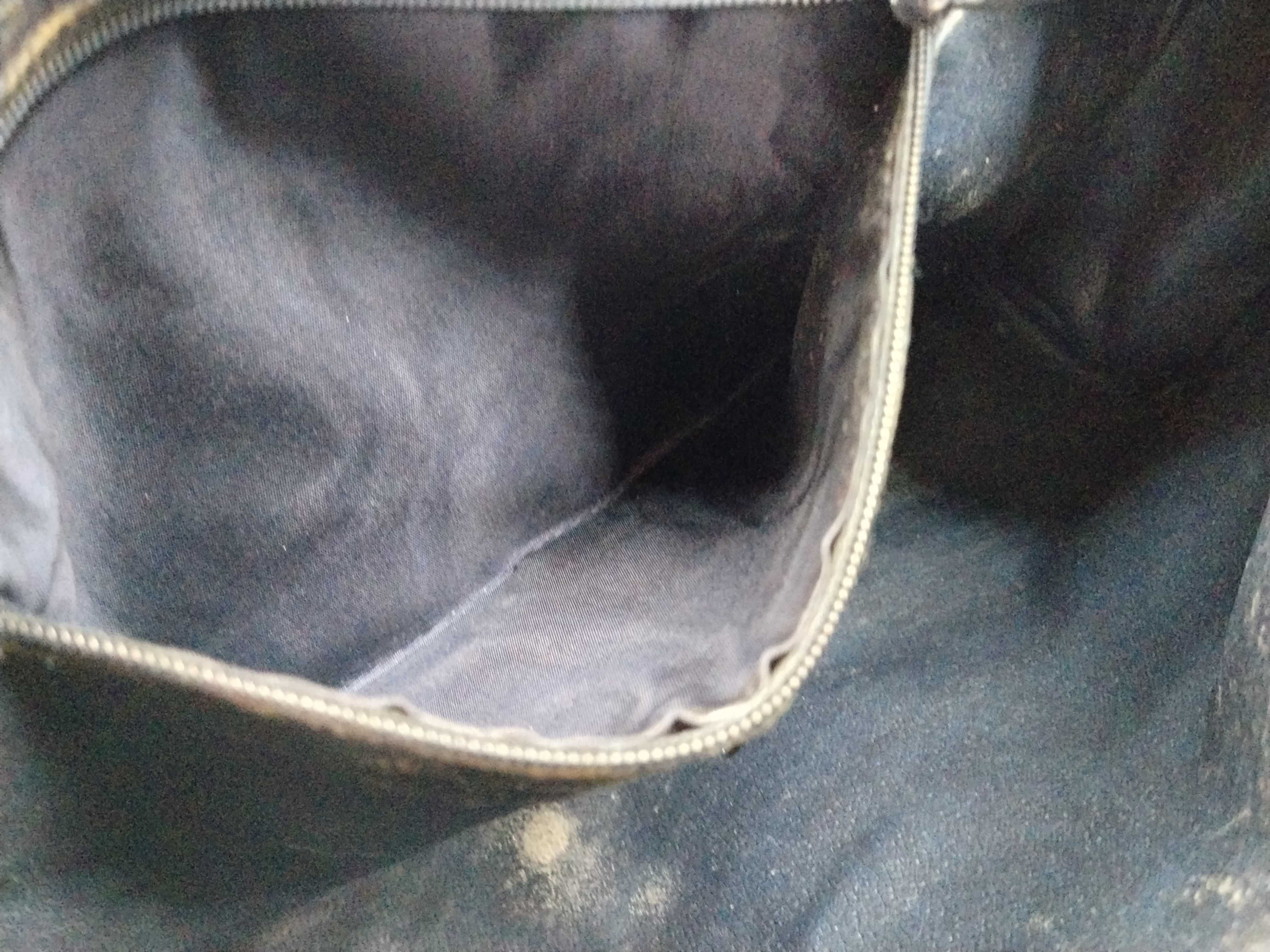 GG Supreme Old Shoulder Bag — view 11