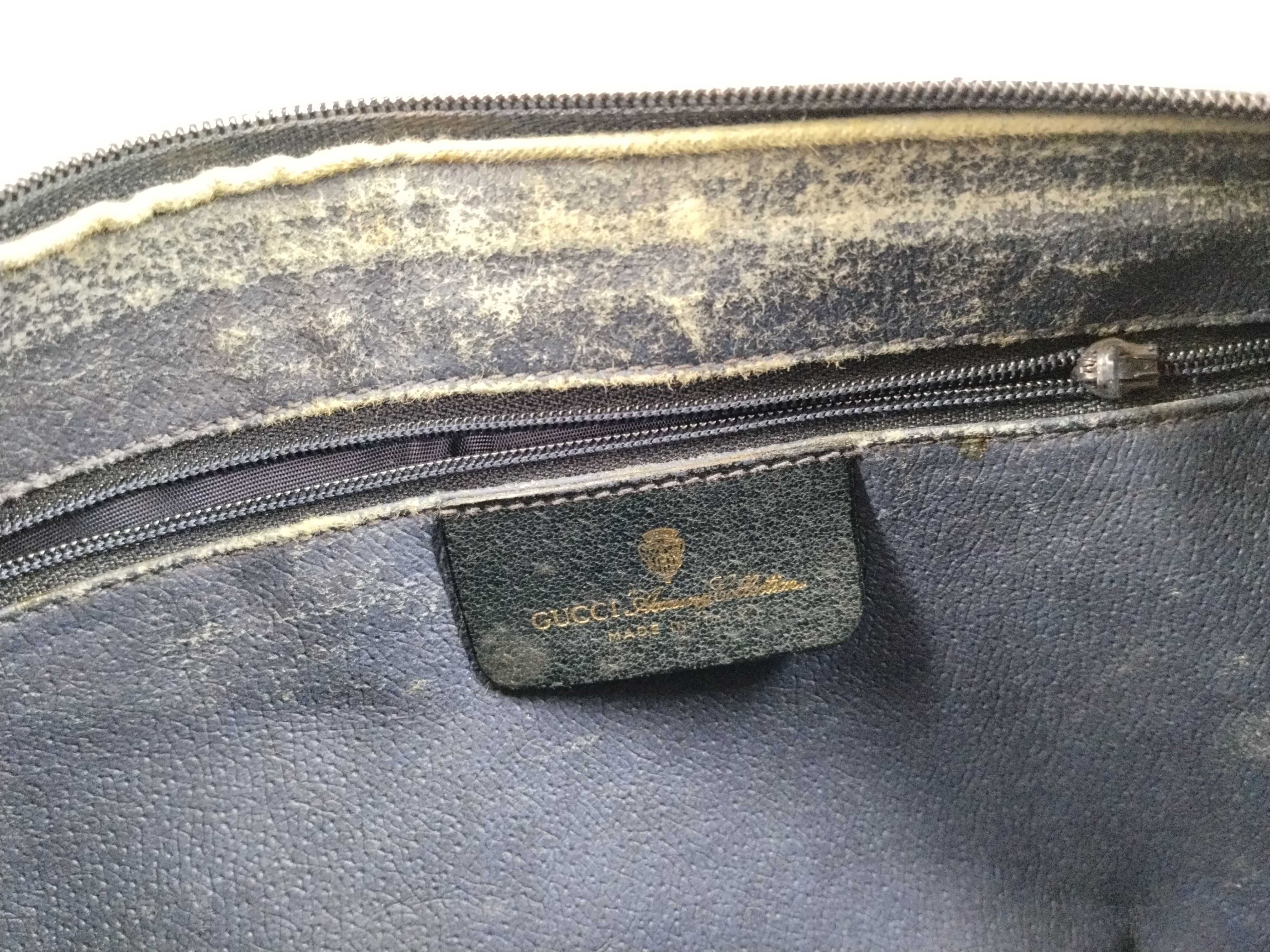 GG Supreme Old Shoulder Bag — view 12