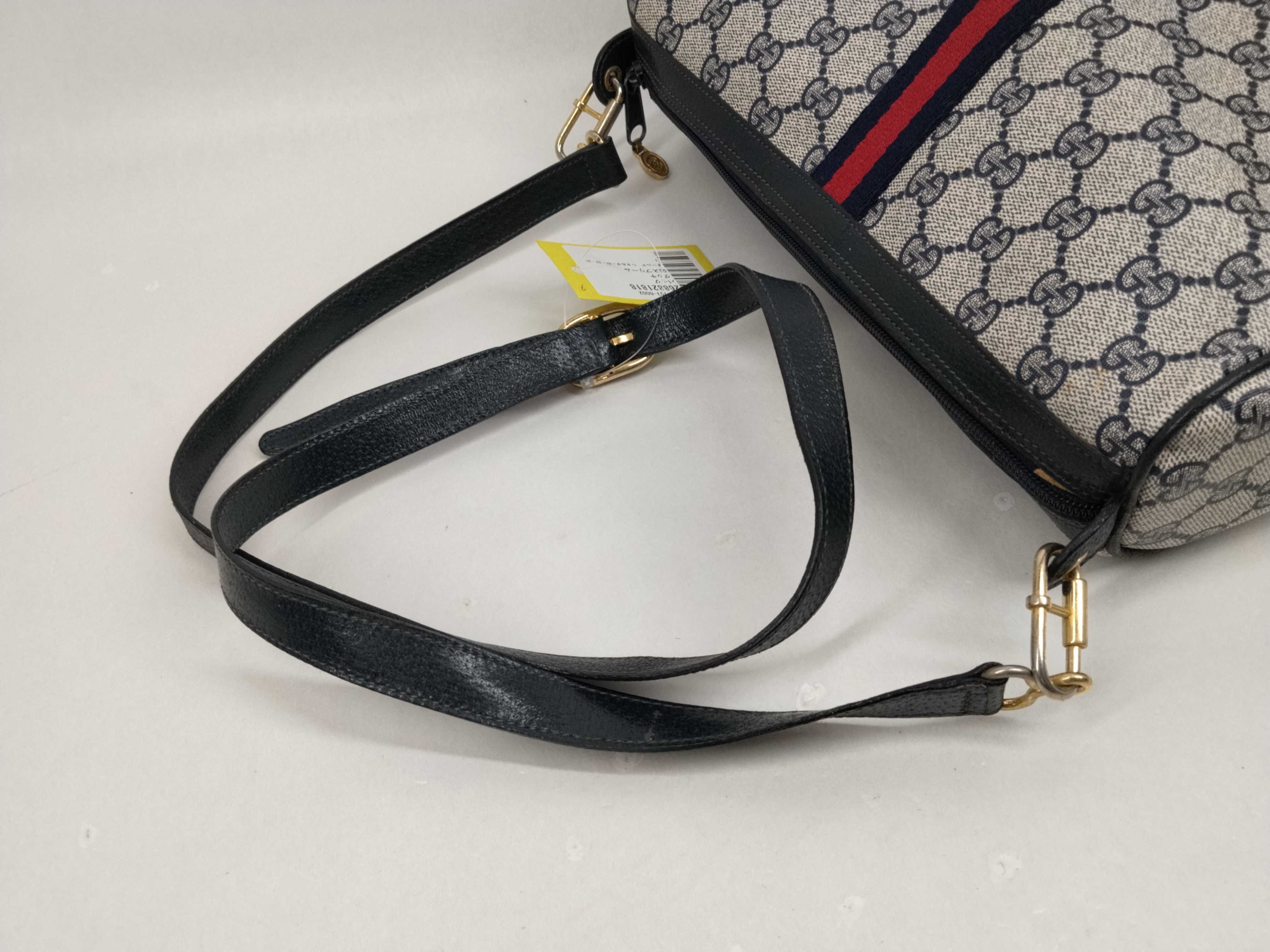 GG Supreme Old Shoulder Bag — view 6