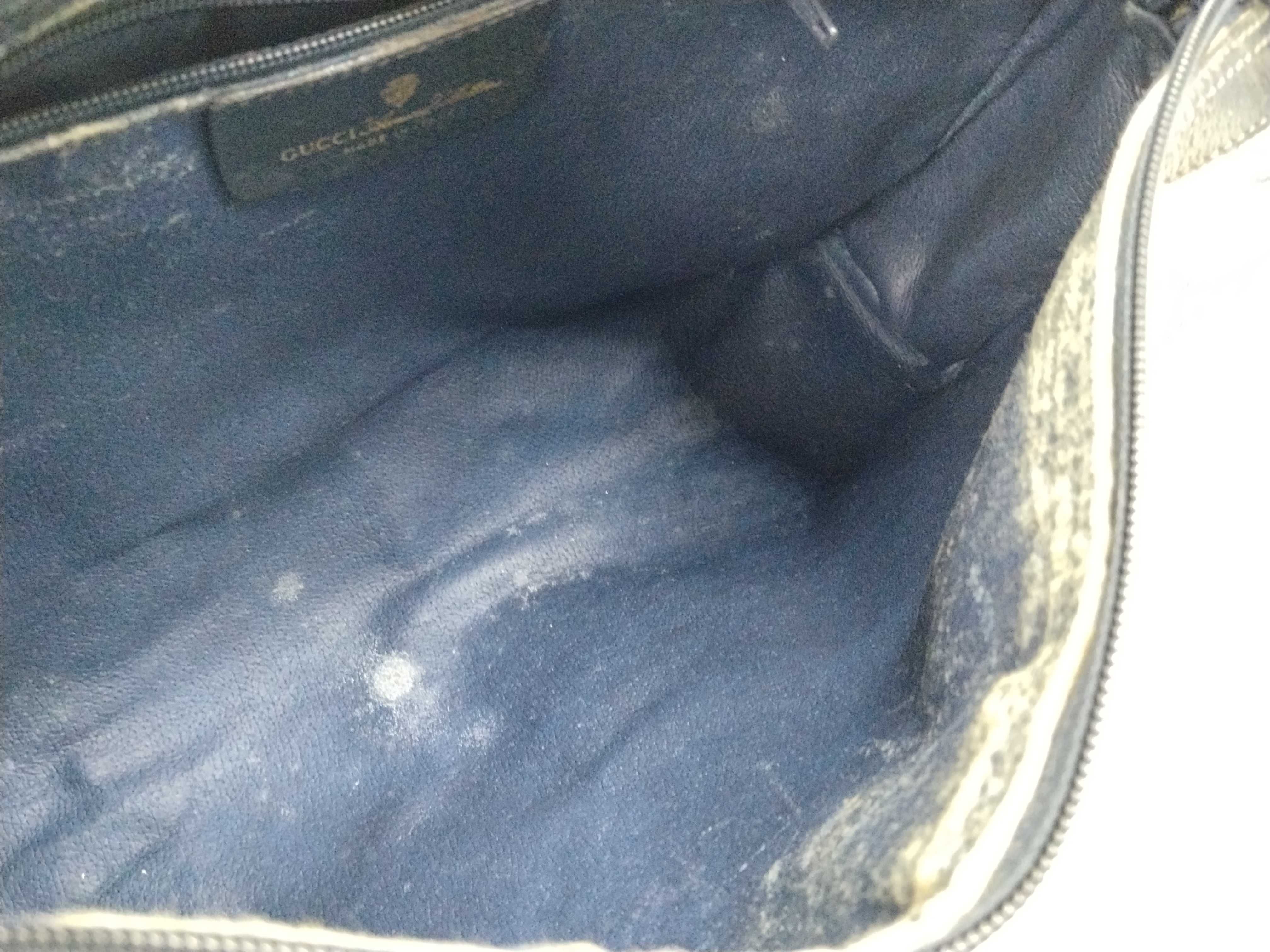 GG Supreme Old Shoulder Bag — view 10