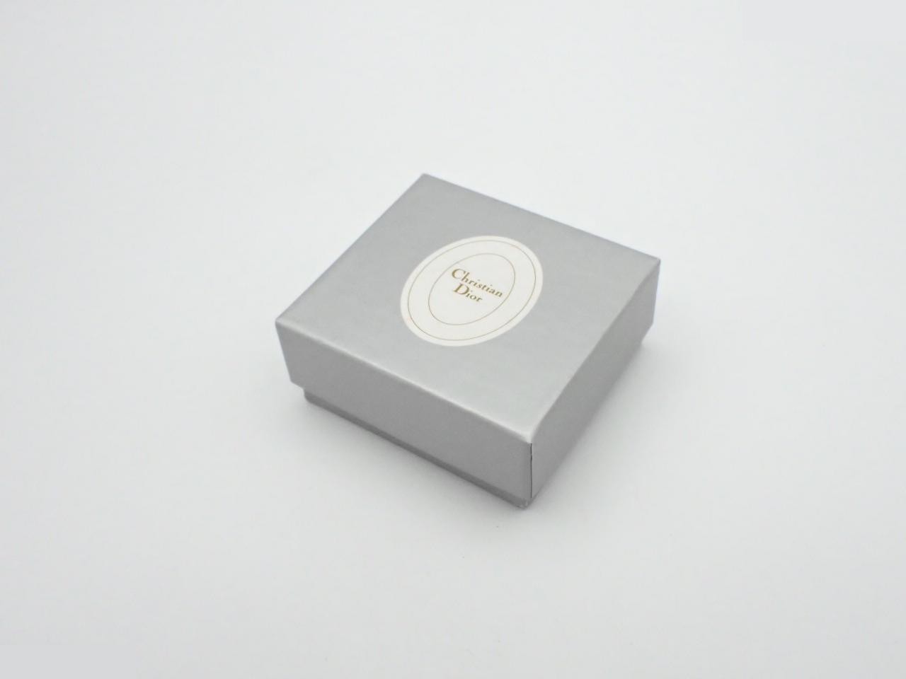 Other lines: Precious metals and earrings — view 4