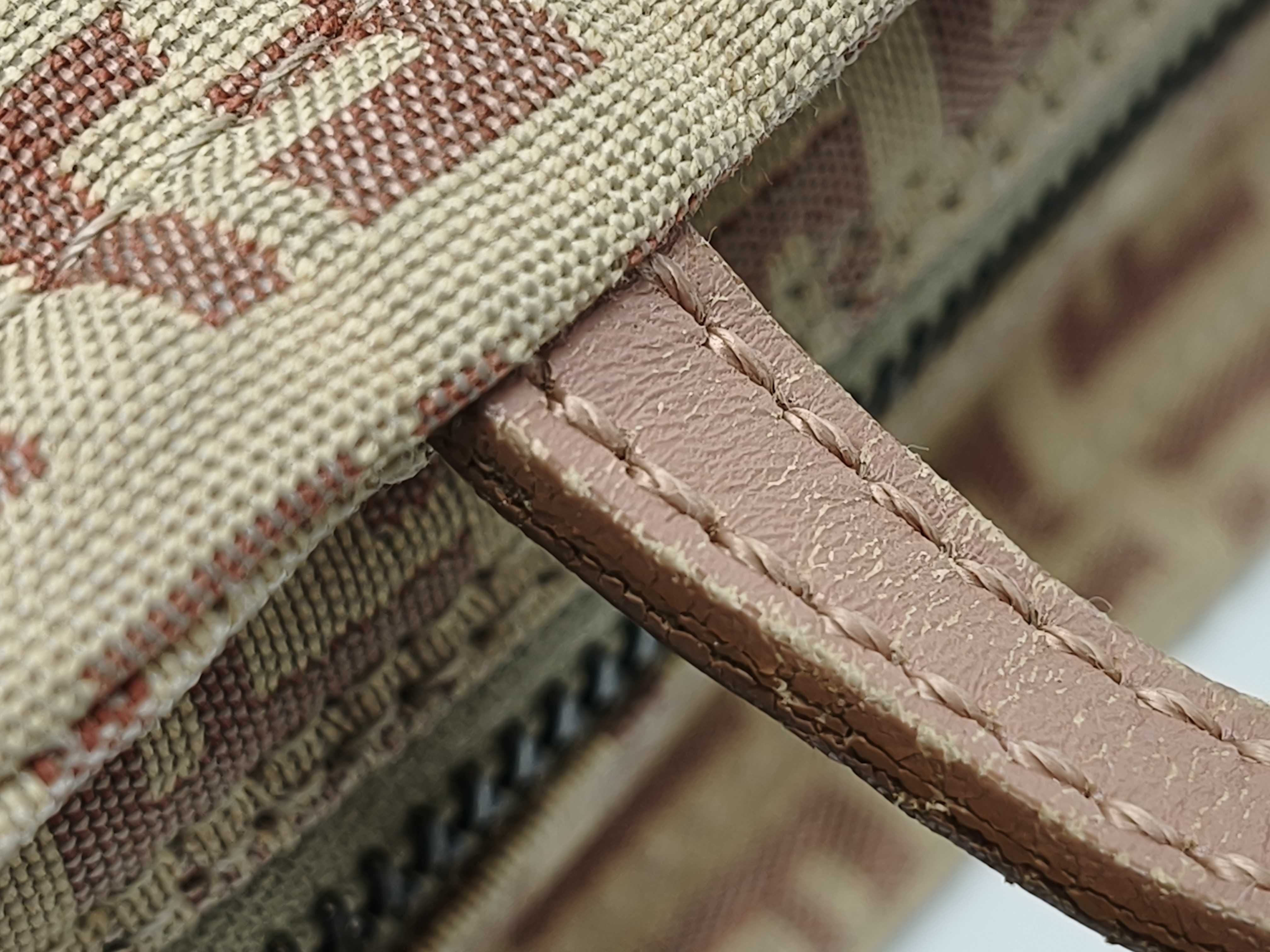 Zucca pattern Fendi Zucchino handbag pink pouch — view 5