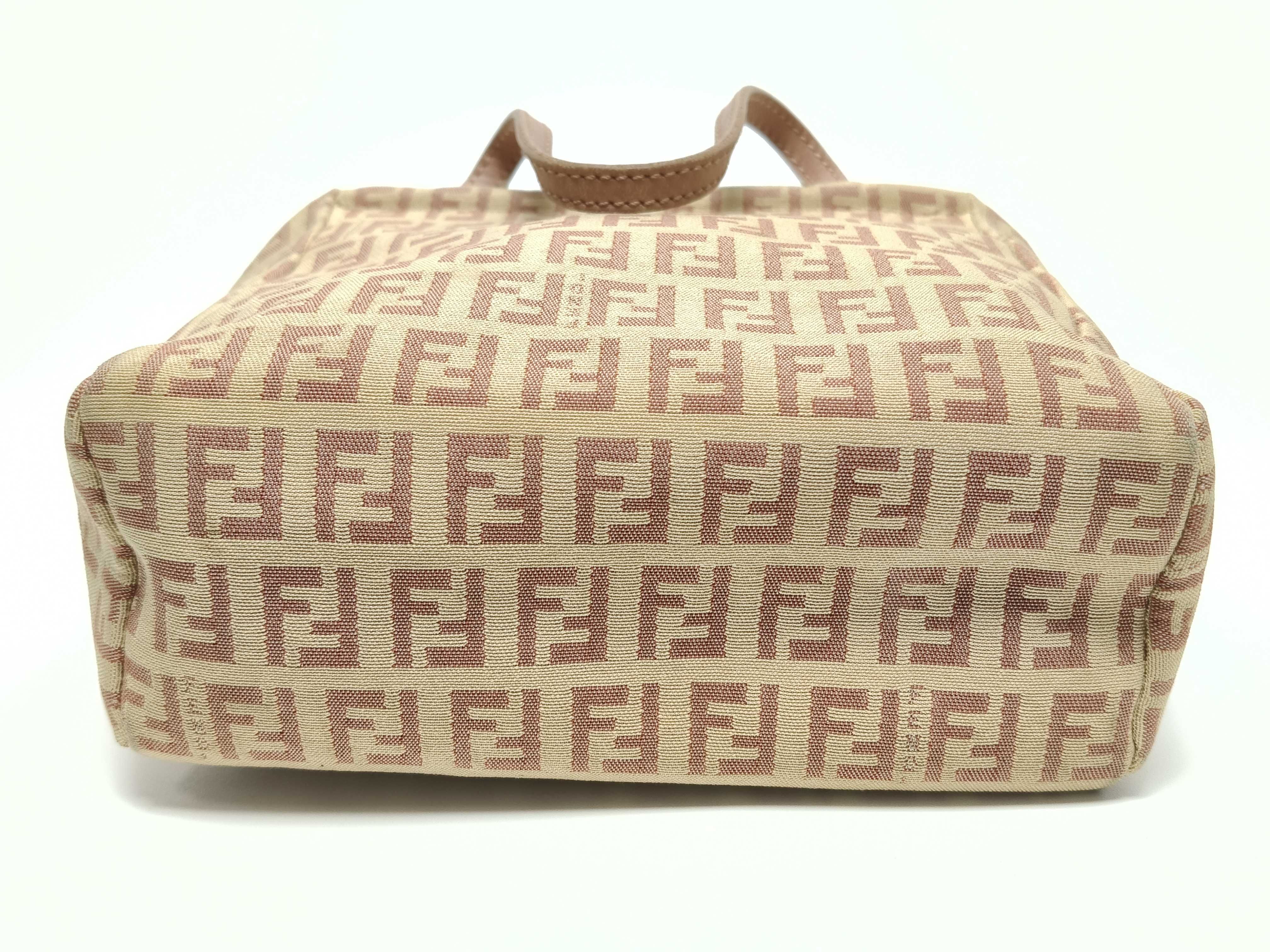 Zucca pattern Fendi Zucchino handbag pink pouch — view 8