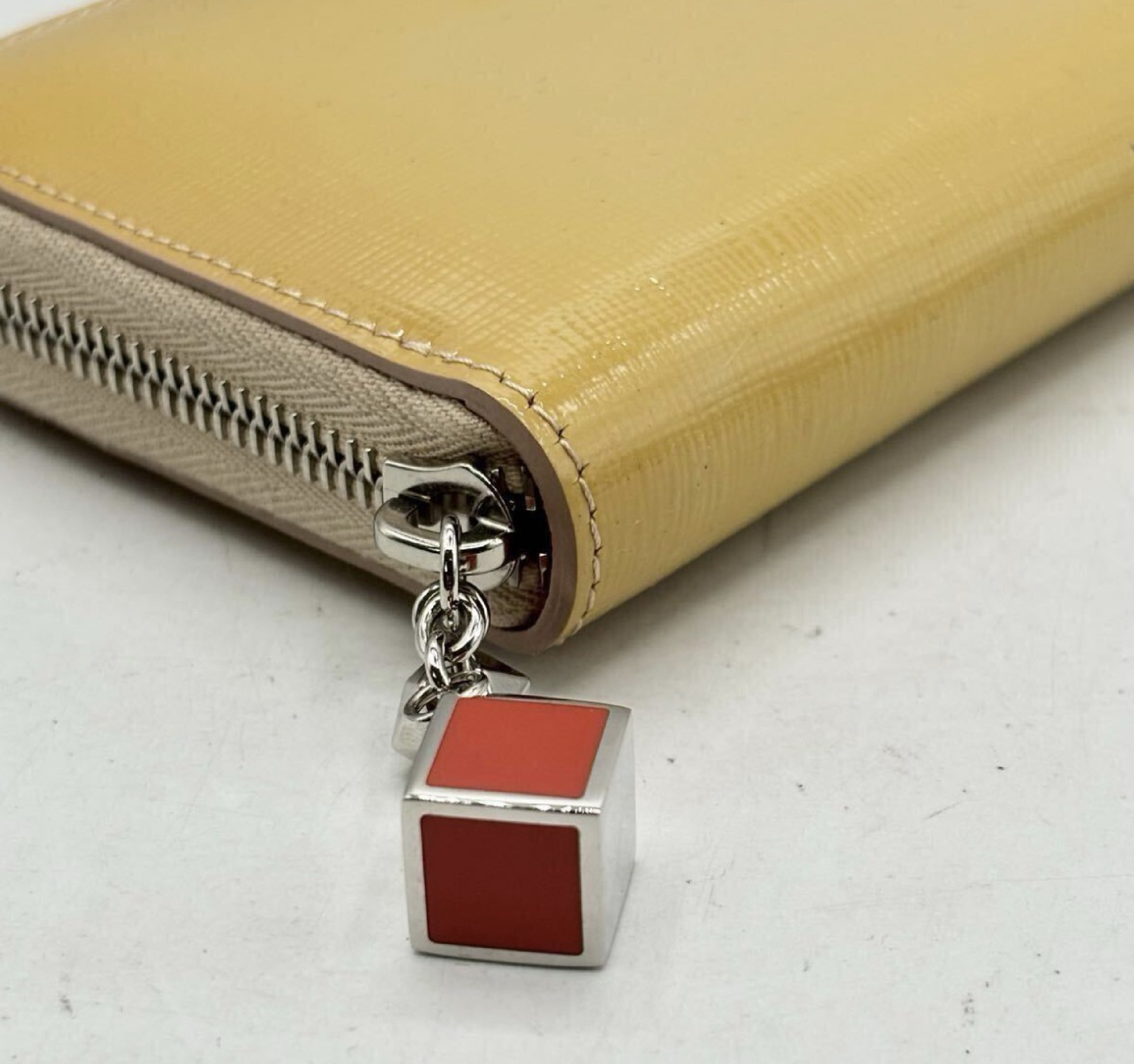 Round Zipper Wallet with Dice Design, Box, Dust Bag — view 5