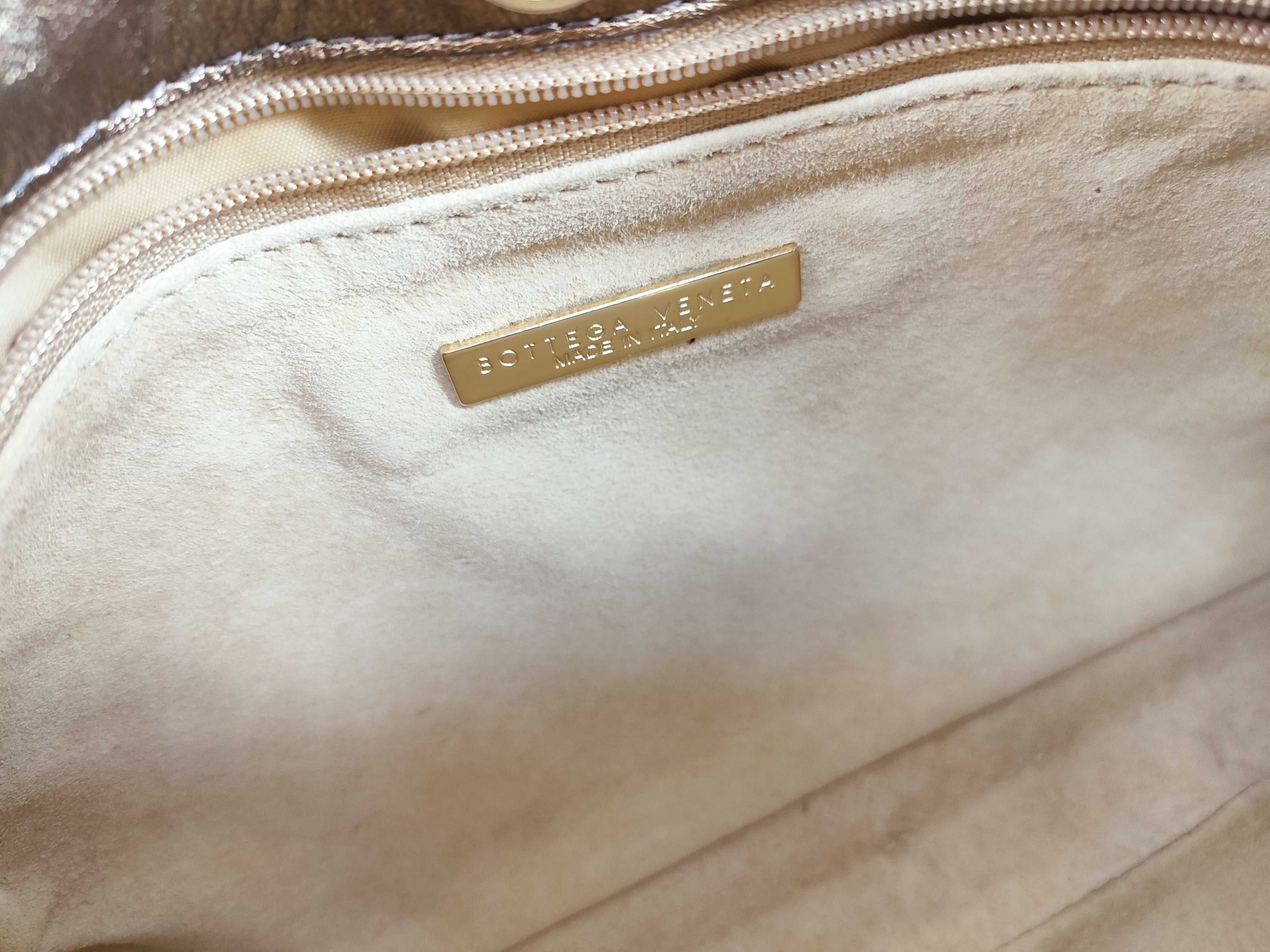 Intrecciato Shoulder Bag — view 11