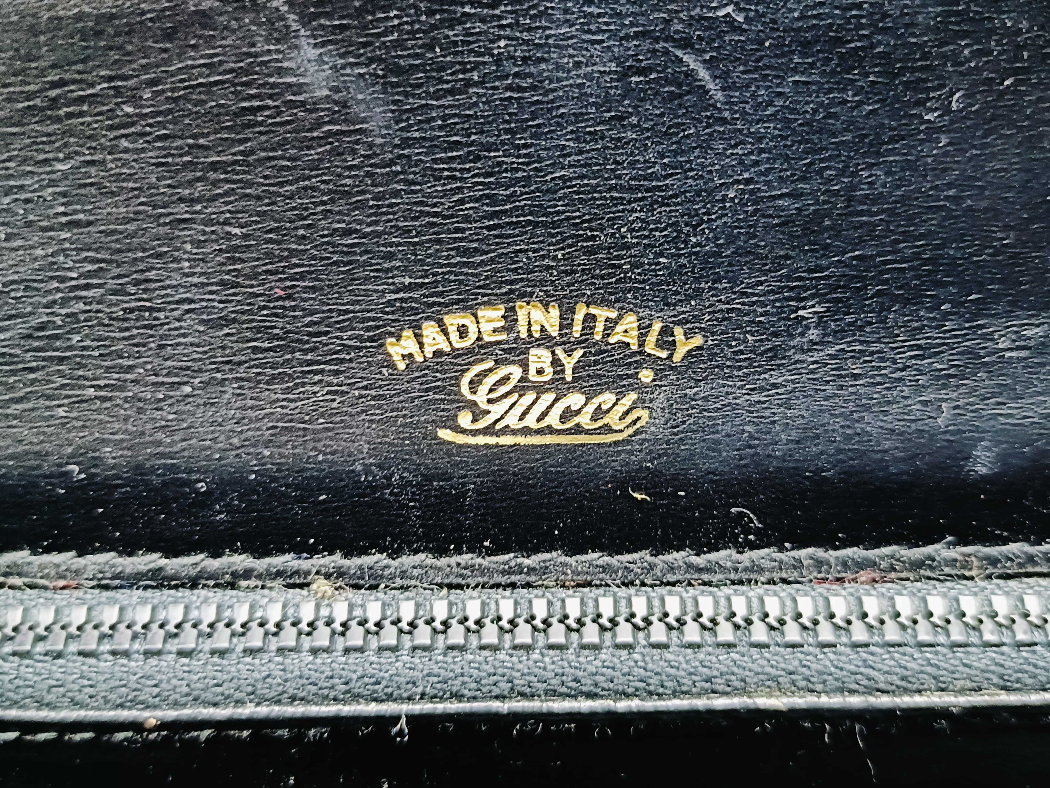 Old Leather Shoulder Bag — view 15