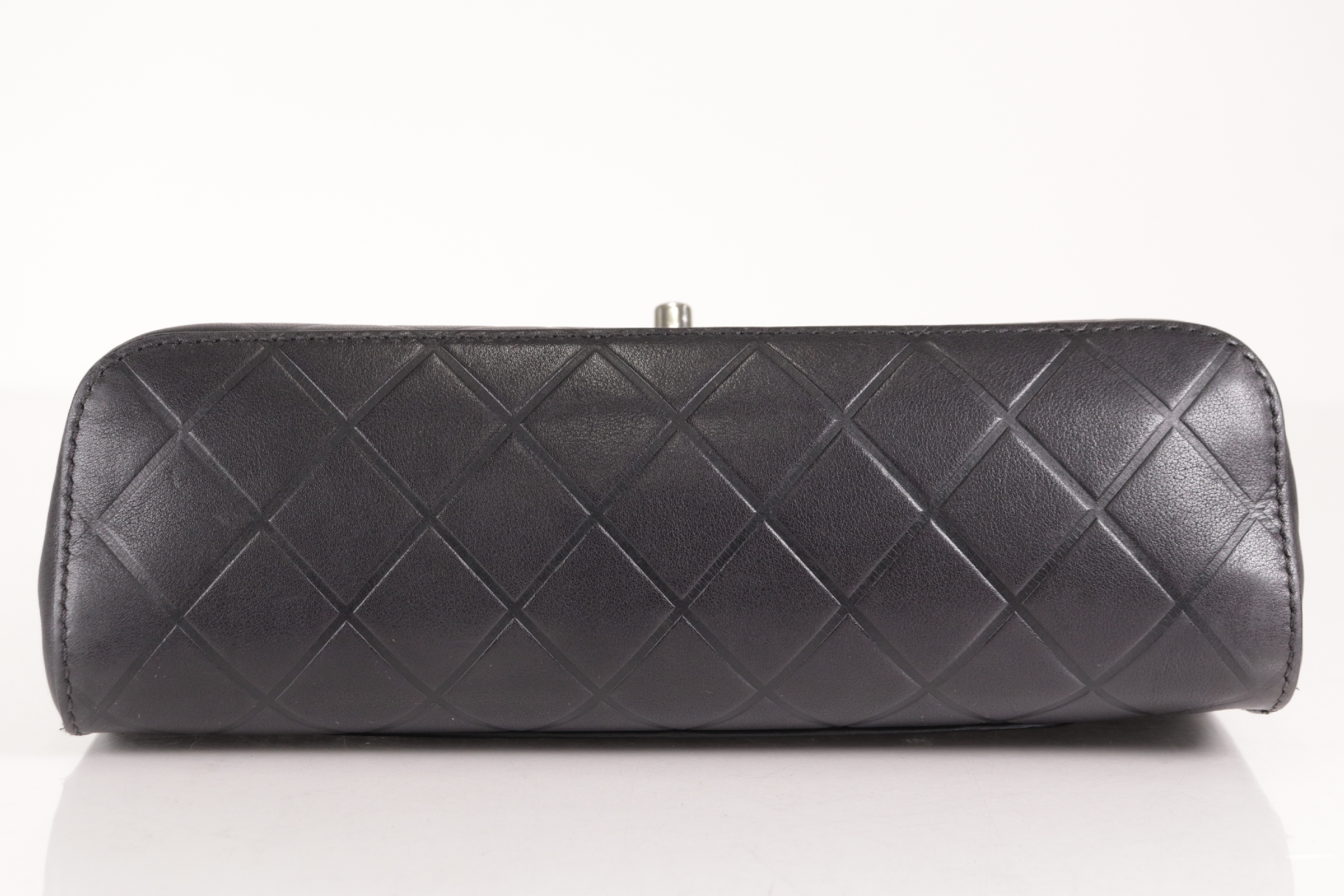 Turnlock Lambskin Chain Shoulder Bag (Serial Number 22) — view 7