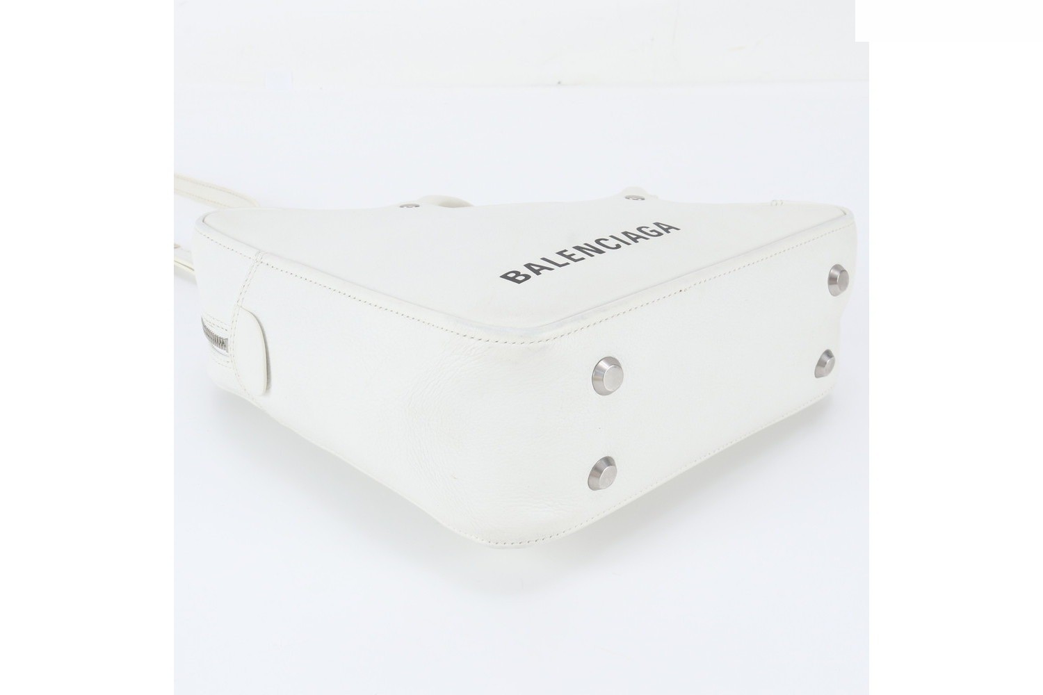 Triangle Duffle 476995 Leather 2-Way Shoulder Bag — view 7