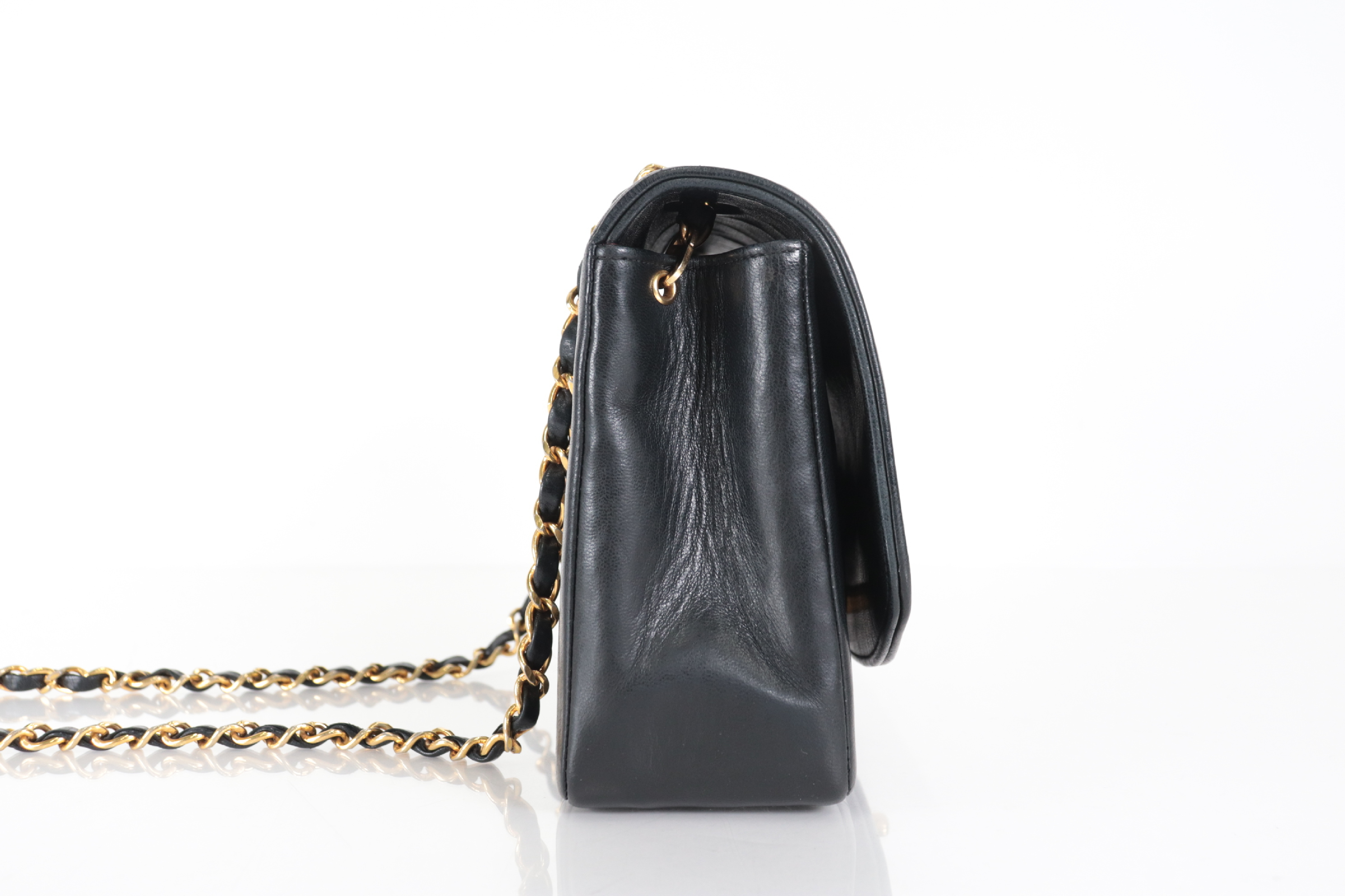 Diana 25 Lambskin Chain Shoulder Bag (Serial No. 3) — view 4