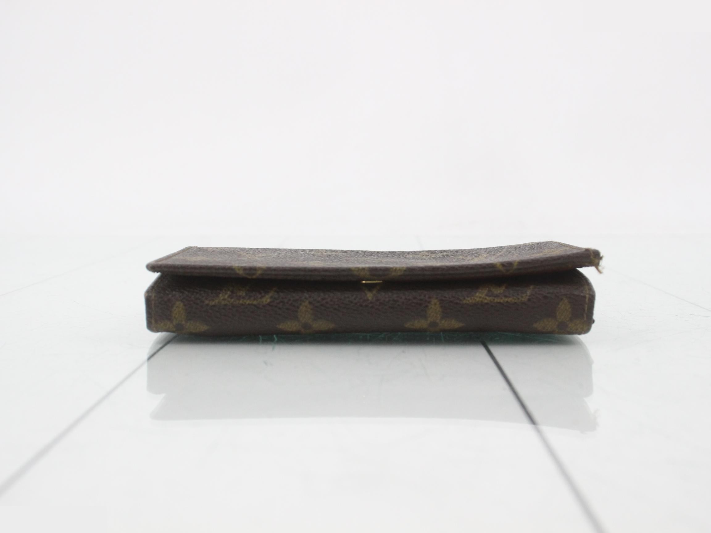 Vintage Louis Vuitton L-shaped zipper wallet — view 3