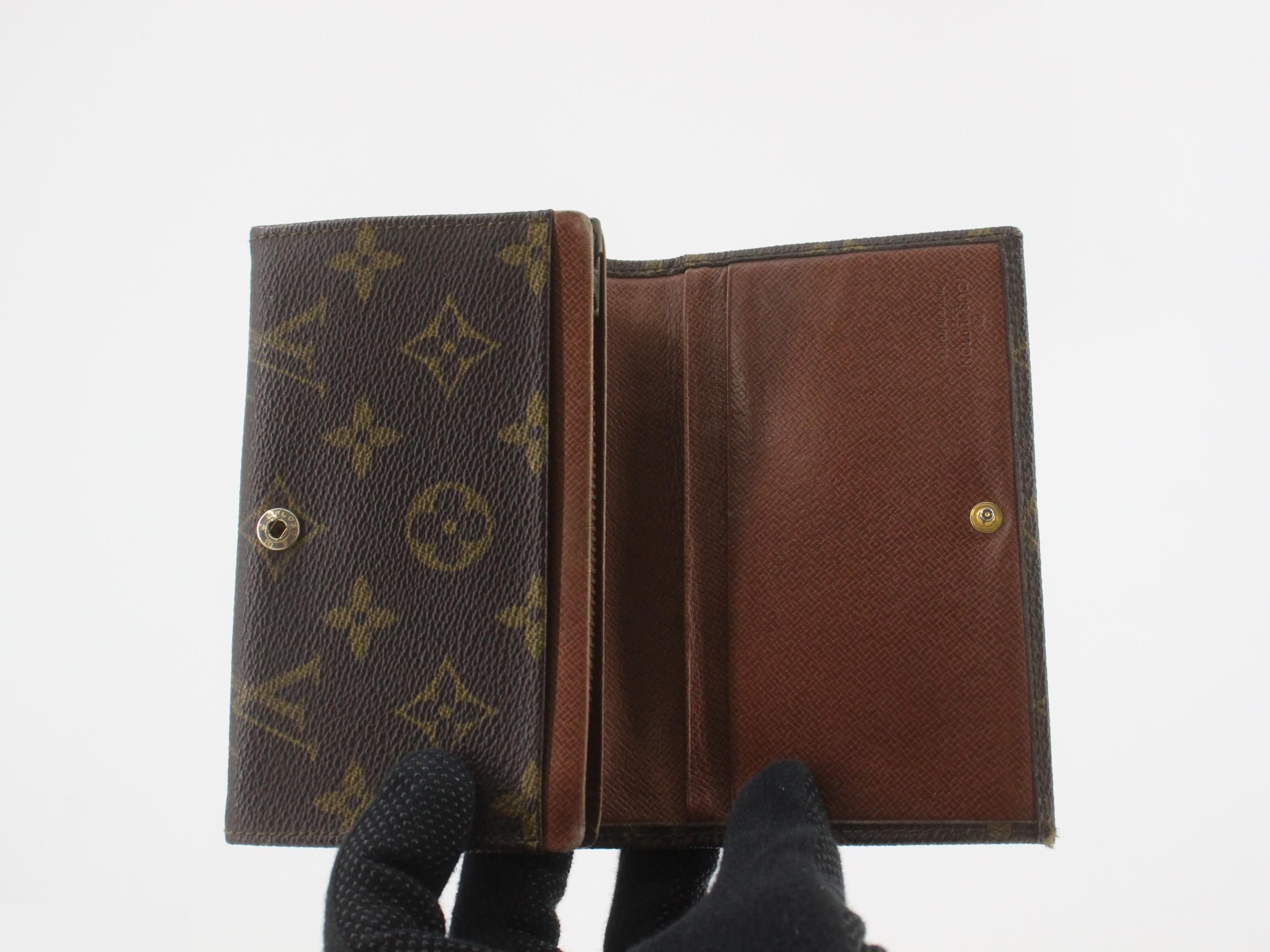 Vintage Louis Vuitton L-shaped zipper wallet — view 4