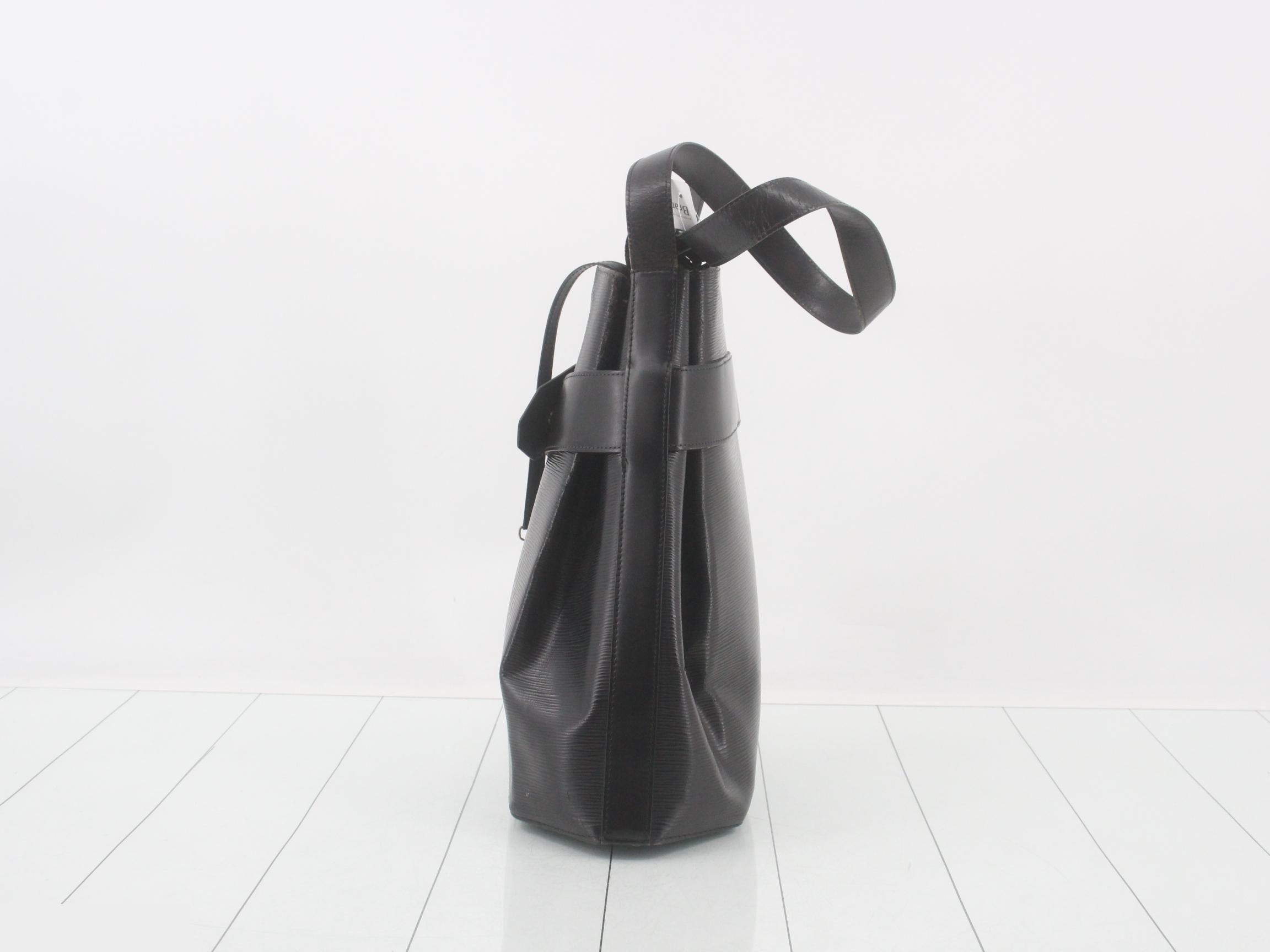 Epi Sac Depaule GM Noir Shoulder Bag — view 3