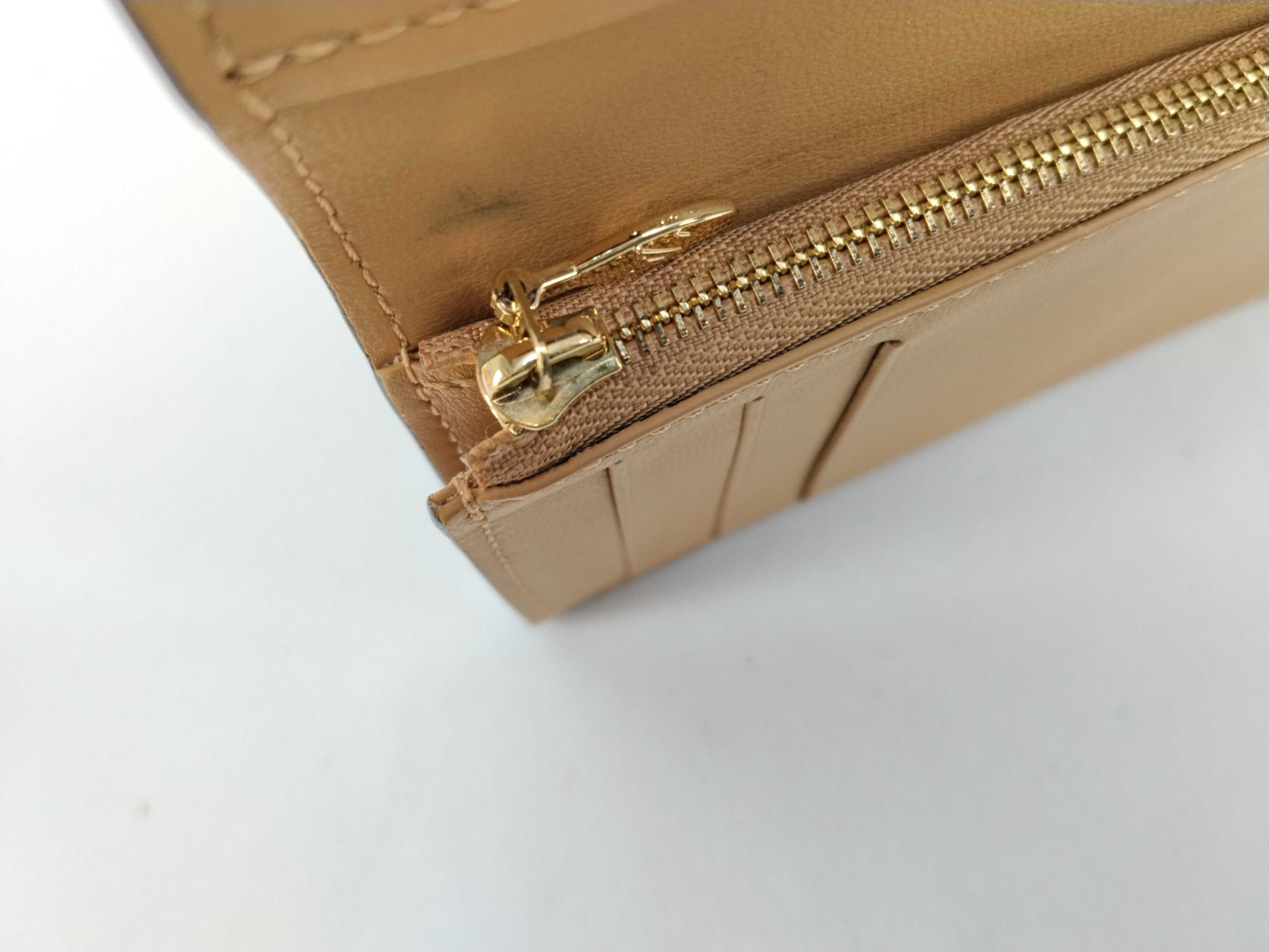 LV folding wallet Capucines wallet — view 11
