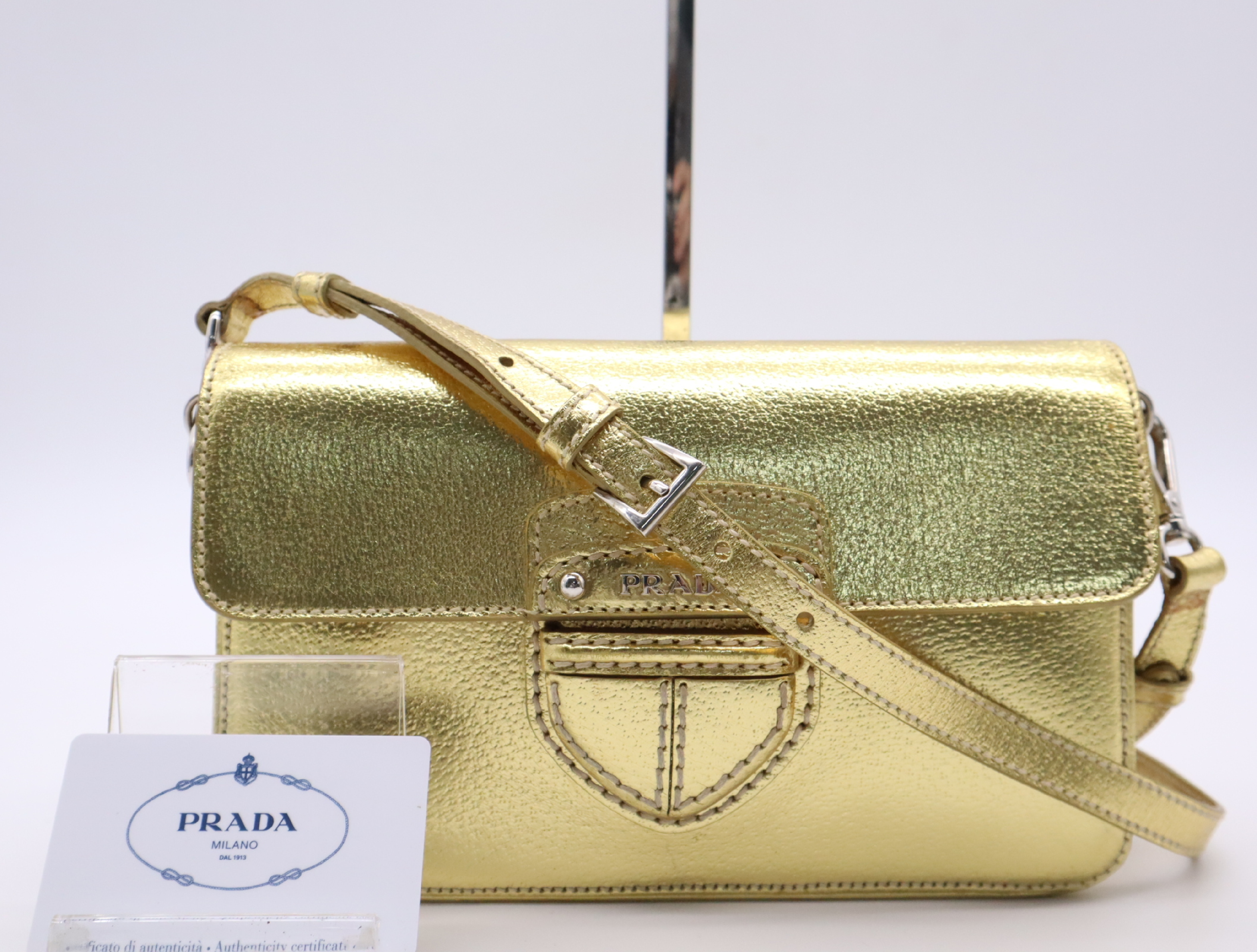 Leather Logo Gold Shoulder Bag with Shoulder Strap and Guarantee Card