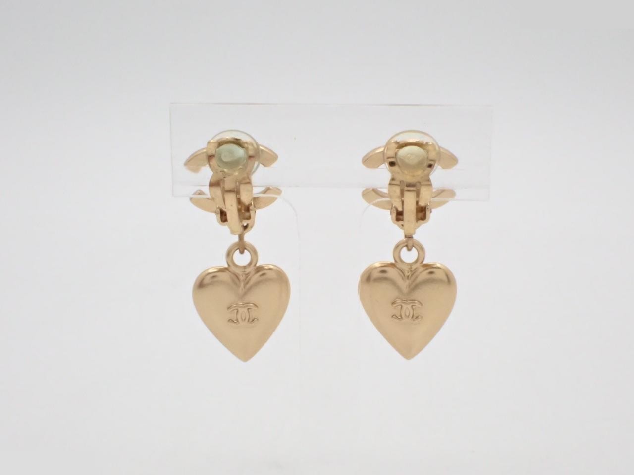 Coco Mark Heart Rhinestone Swing Earrings (Gold) — view 2