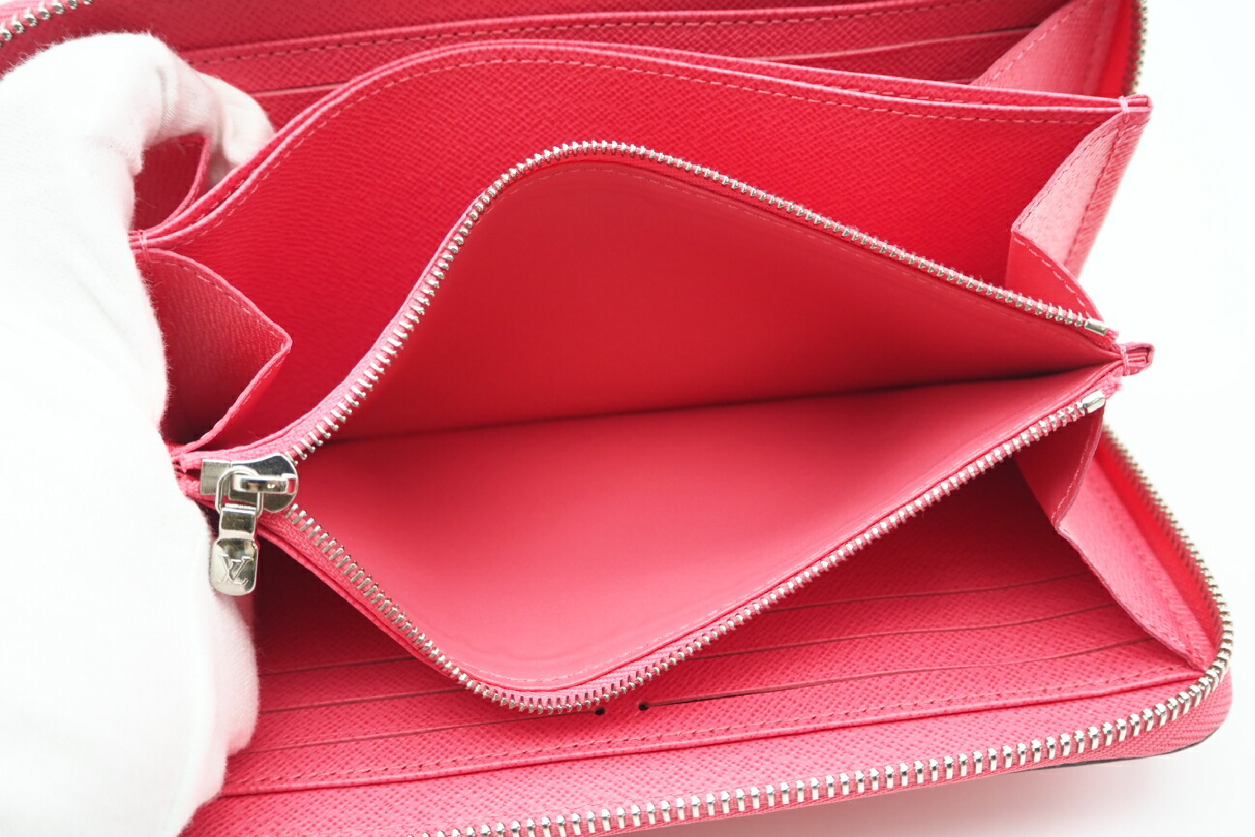 M83074 Epi Zippy Wallet Pink Sky, with dust bag and box. — view 9