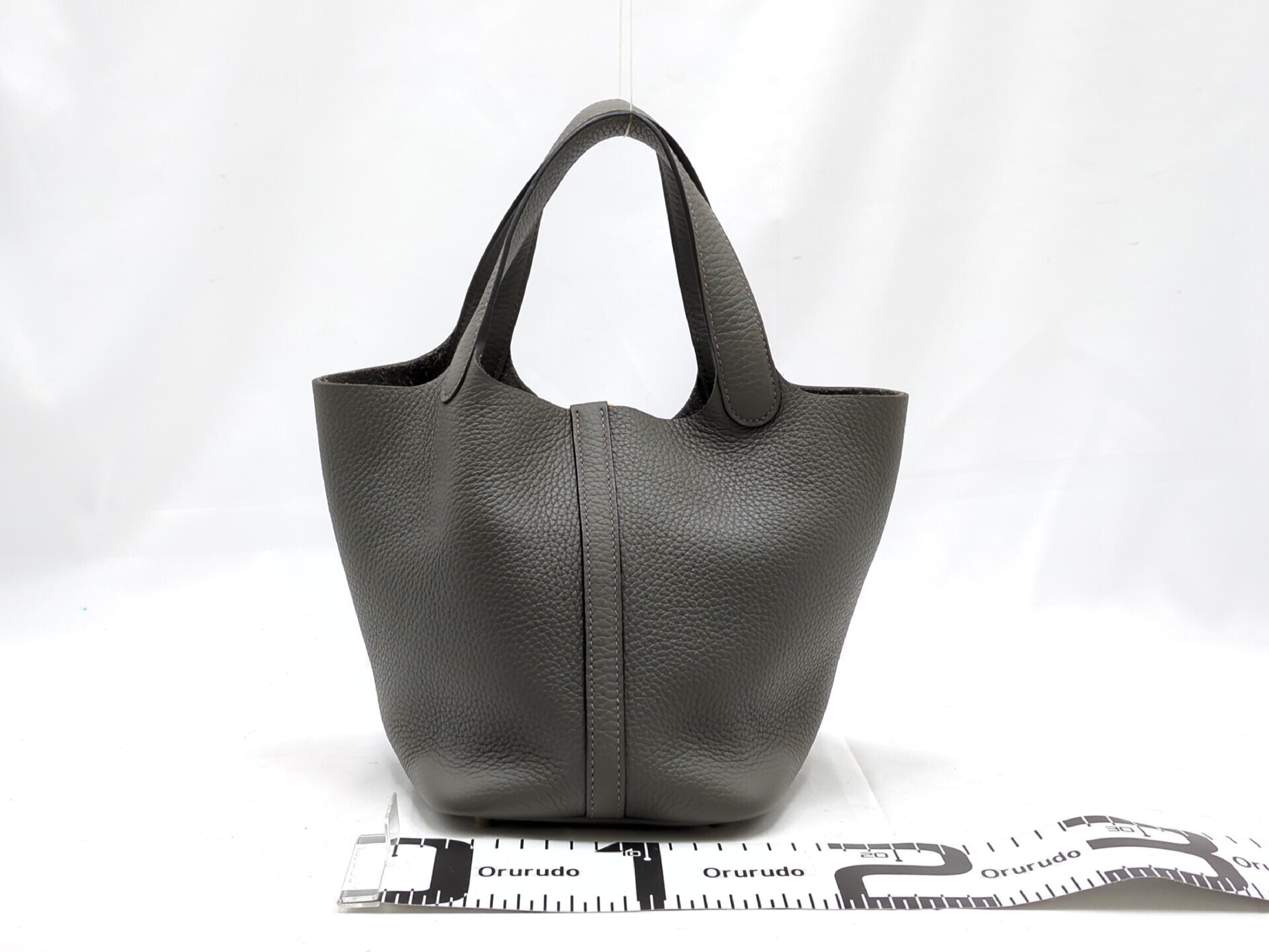 Picotin Lock PM Taurillon Clemence Leather Vert Amande Gold Hardware U Stamp Handbag — view 2