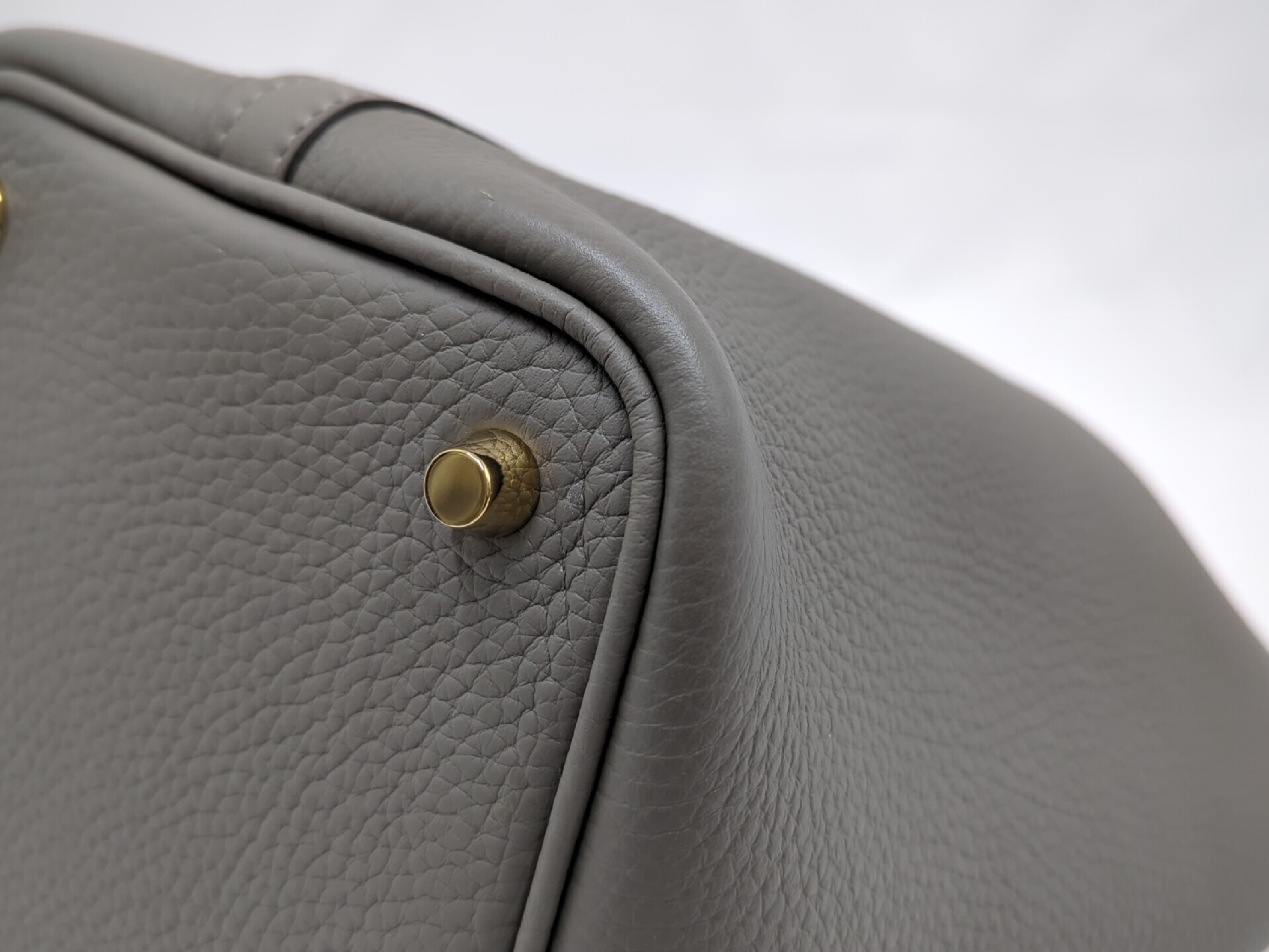 Picotin Lock PM Taurillon Clemence Leather Vert Amande Gold Hardware U Stamp Handbag — view 4