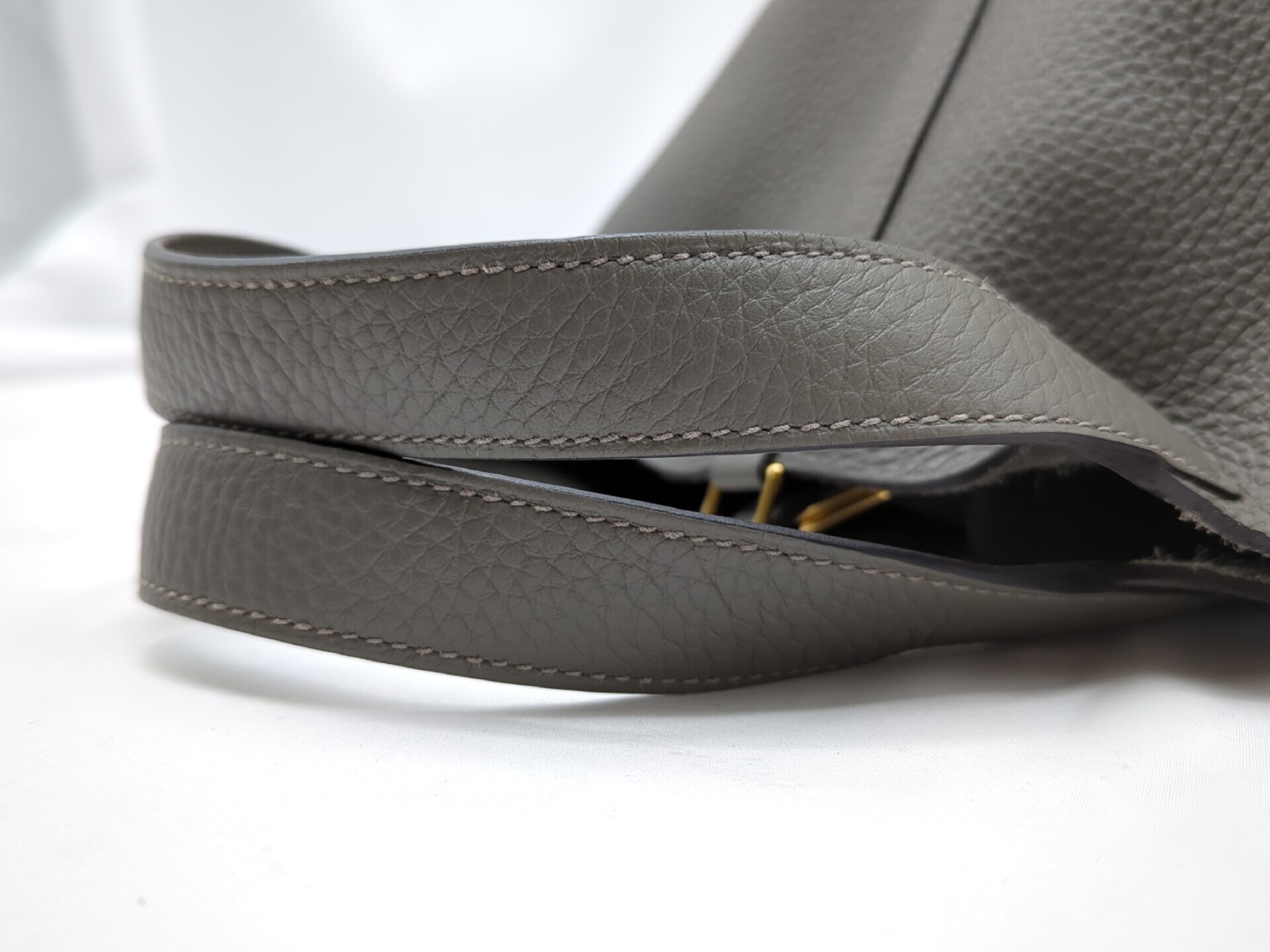 Picotin Lock PM Taurillon Clemence Leather Vert Amande Gold Hardware U Stamp Handbag — view 6