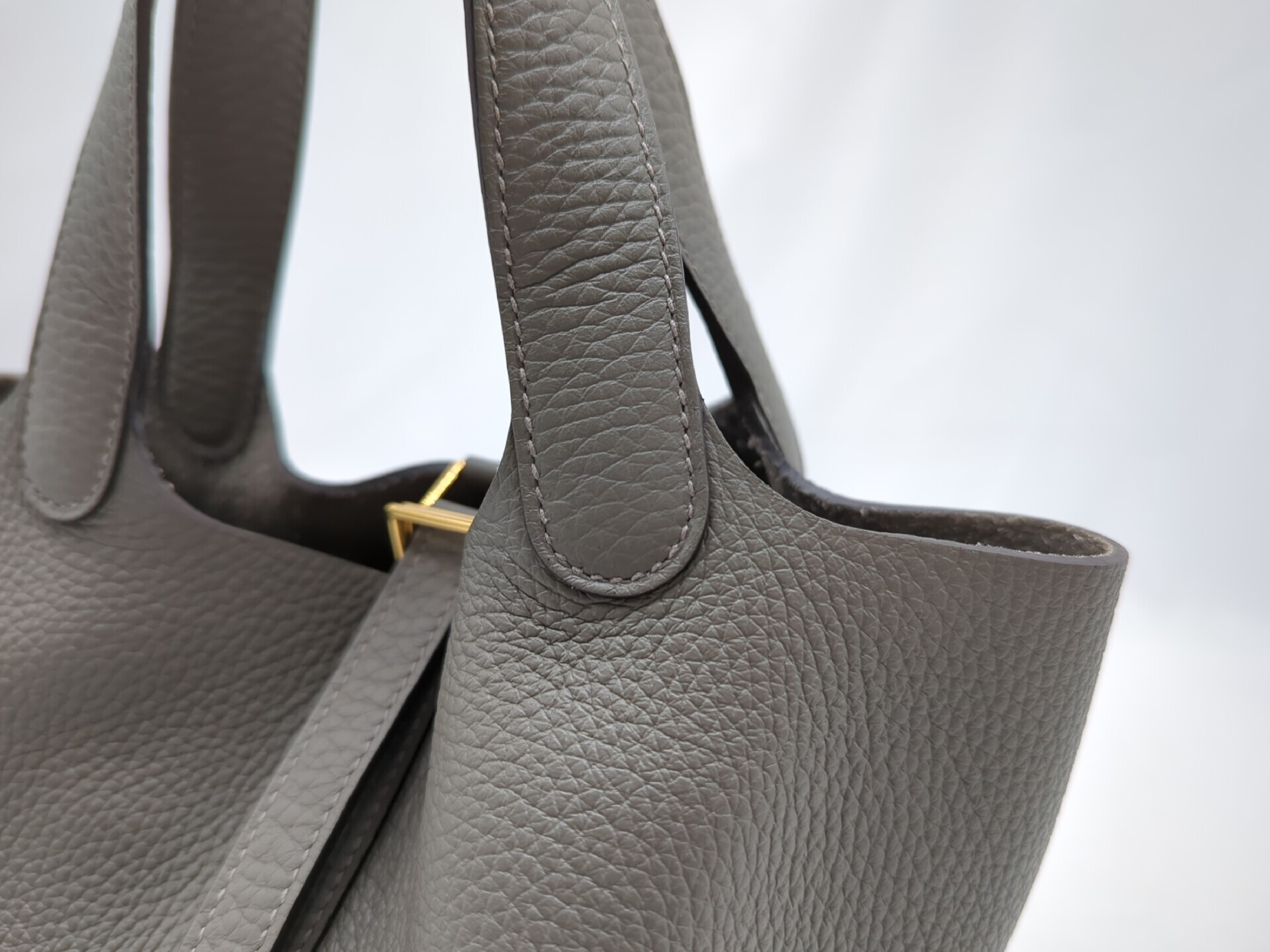 Picotin Lock PM Taurillon Clemence Leather Vert Amande Gold Hardware U Stamp Handbag — view 8