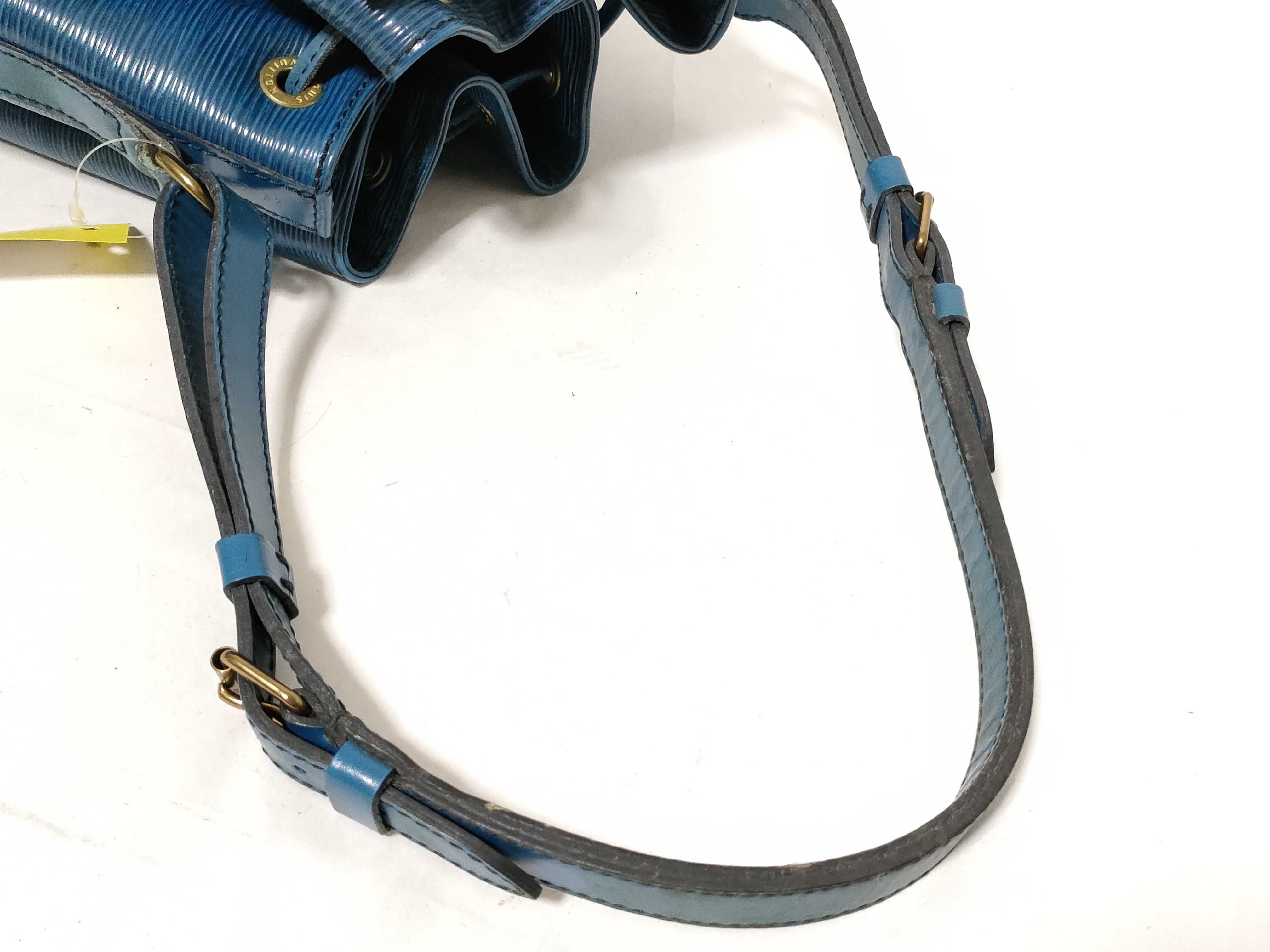 Epi Noe Blue Shoulder Bag — view 3